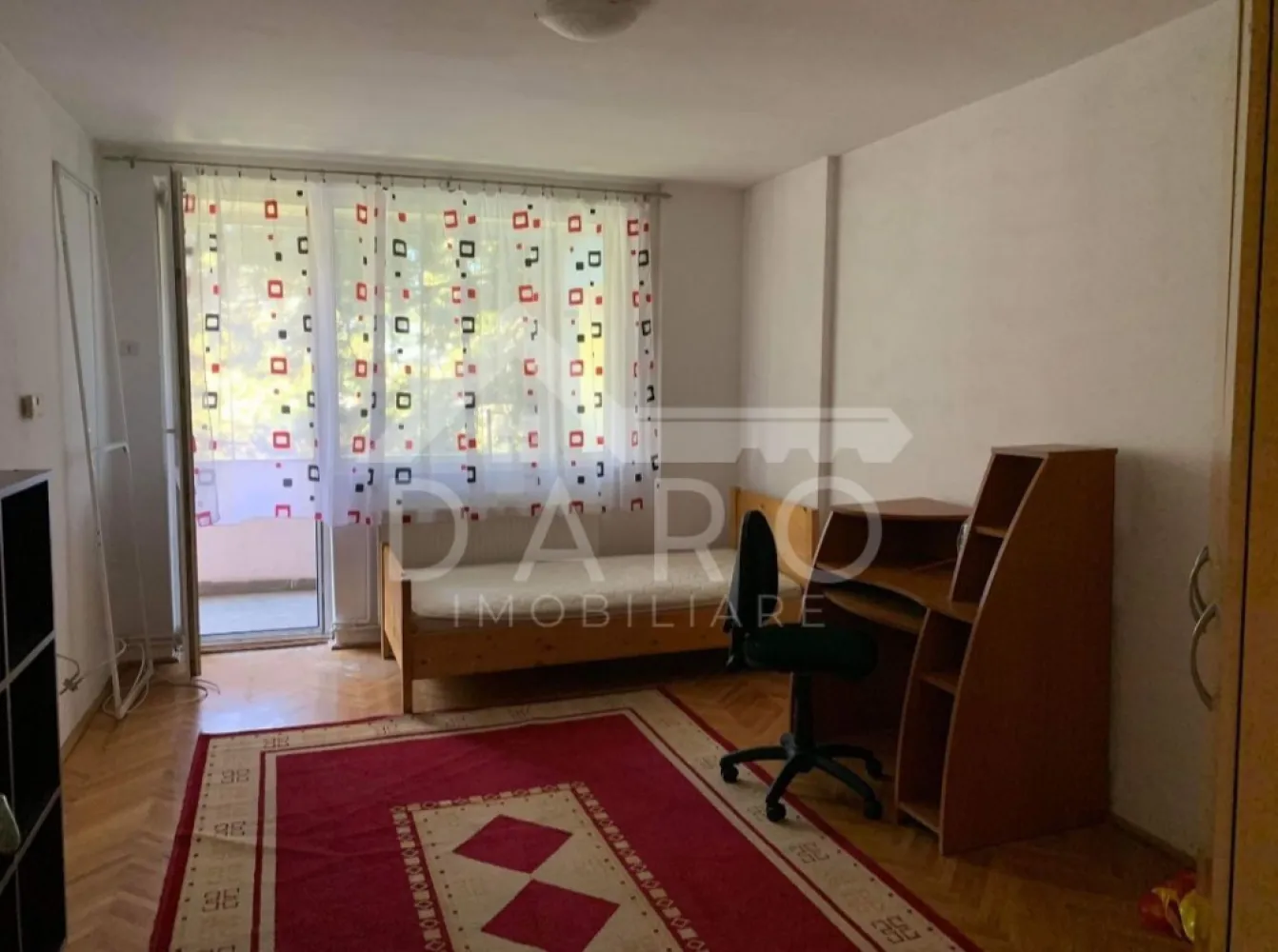🏡 Apartament 2 camere decomandat – Cornișa, lângă UMF | 450 €/lună 🎓 - 🏡 Apartament 2 camere decomandat – Cornișa, lângă UMF | 450 €/lună 🎓
✨ Cauți un apartament într-o zonă liniștită, dar aproape de tot ce contează?
Acesta poate fi eact ce îți trebuie!
📍 Locație: Cornișa – Aleea Cornișa
🏢 Etaj: 3
💰 Chirie: 450 €/lună
🛏️ Compartimentare decomandată
🔑 Detalii apartament:
🛋️ 2 camere separate
🍽️ Bucătărie
🛁 Baie
🧺 Cămară
🌿 Terasă
✔️ Apartament renovat
✔️ Zonă liniștită
✔️ La câteva minute de UMF și Spitalul Județean
💡 Ideal pentru studenți, medici rezidenți sau cupluri
📞 Pentru detalii și vizionări: 0749 535 729
👩‍💼 Coman Maria – Daro Imobiliare
💭 Te gândești să-ți cumperi propriul apartament?
Prin Kiwi Finance beneficiezi de:
✔️ analiză GRATUITĂ a eligibilității
✔️ acces la oferte de la peste 12 bănci
✔️ negocierea dobânzii în favoarea ta
✔️ suport complet până la semnare