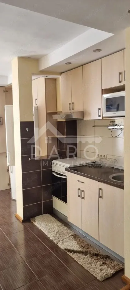 Inchiriez apartament cu 3 camere in Tudor, modificat si amenajat complet mobilat.
