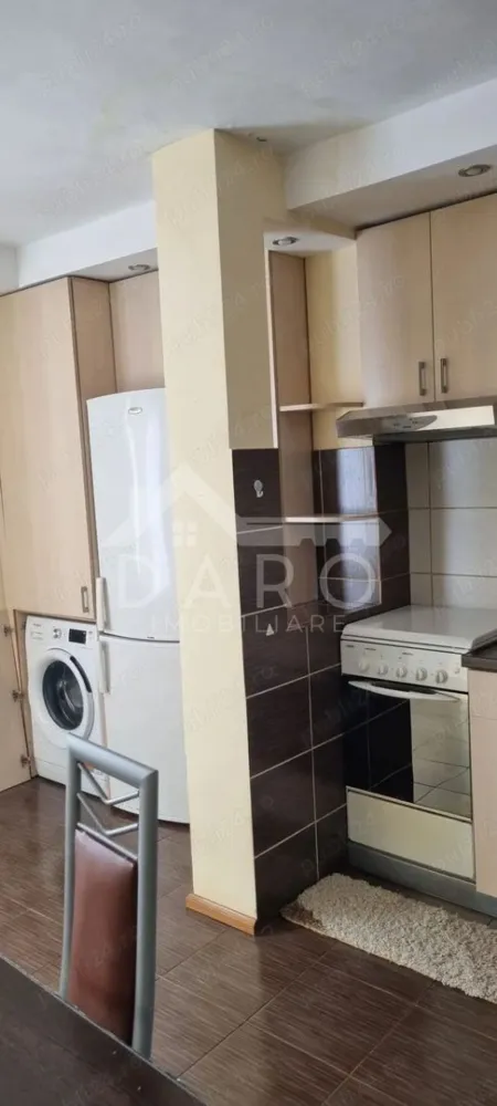 Inchiriez apartament cu 3 camere in Tudor, modificat si amenajat complet mobilat.