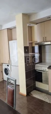 Inchiriez apartament cu 3 camere in Tudor, modificat si amenajat complet mobilat.