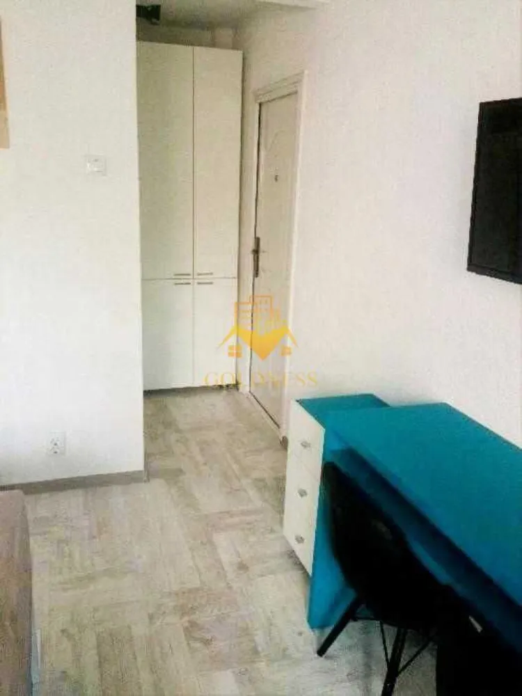 1 camera, Marasti, București, Centrala proprie, Lidl, The Office - GOLDNESS Imobiliare vă propune spre închiriere un apartament cu 1 camere complet mobilat și utilat, la etajul 1 într-un imobil de 4 etaje, în Cartierul Marasti.
Se află în apropierea stațiilor de transport în comun, magazine, restaurante, spații verzi, farmacii, etc. 

Apartamentul este compartimentat astfel:
 - camera cu pat matrimonial, dressing, noptiere
 - bucătărie complet utilată și mobilată
 - baie cu cada, calorifer port prosop și dulap pentru depozitare.

Imobilul este dotat cu toate cele necesare- centrală proprie, frigider, aragaz, mașină de spălat haine, etc. 
-Cheltuielile de întreținere foarte mici 300 RON pe luna, atât vara cât și iarna!

Dacă sunteți interesați de acest apartament și doriți să îl vizionați, dar și pentru alte oferte nu ezitați să ne contactați telefonic sau prin e-mail. Vă stăm la dispoziție!
Pentru intermediere se percepe un comision de 50% din prețul chiriei!