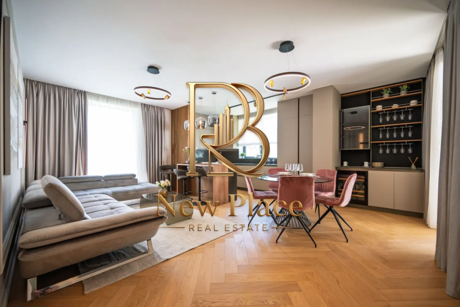[VIDEO] IANCU NICOLAE | ROVERE | CURTE 190 mp [+21% TVA] ULTRA LUX - ✅Pentru o perspectiva mai buna asupra imobilului, va invitam sa vizionati Video-ul de prezentare✅

New Place Real Estate Company va propune spre vanzare un apartament spatios si inteligent compartimentat, situat intr un Ansamblu Rezidential din zona de nord a Capitalei, intr-o oaza de liniste, cu aer curat si acces facil catre toate punctele de interes. Situat in zona Erou Iancu Nicolae, Ansamblul este plin de rafinament fiind locul ideal in care vei beneficia de intimitatea necesara de fiecare data cand pasesti acasa si unde vei gasi o comunitate formata din locatari care impartasesc aceleasi valori cu tine.

Ansamblul are o arhitectura moderna, este format din cladiri cu regim de inaltime mica (P+2+3R+4R), fiind este construit pe un lot de 8,000 mp de teren, amprenta constructiei avand doar 3,000 mp, parcarile fiind prevazute doar la subteran, avand curti interioare cu spatii verzi generoase care includ o piscina si loc de joaca pentru copii.

Apartamentul se afla situat la Parter si are o Curte cu suprafata de 190.00 mp, avand o suprafata utila totala de 110.16 mp, suprafata desfasurata fiind impartita astfel: living, dining si bucatarie open space cu suprafata de 37.50 mp, dormitor matrimonial cu zona de dressing cu suprafata de 19.10 mp si baie proprie cu suprafata de 4.50 mp, inca un dormitor matrimonial cu zona de dressing cu suprafata de 15.40 mp si baie proprie cu suprafata de 3.80 mp, dormitor secundar cu suprafata de 15.90 mp, grup sanitar cu suprafata de 3.50 mp si hol cu suprafata de 10.10 mp.

Sepaprat se poate achizitiona si unul sau doua locuri de parcare situate la subteranul imobilului la pretul de 25,000 Eur+TVA.

Finisajele de top si facilitatile exclusive completeaza calitatea constructiei, oferind un confort sporit rezidentilor ansamblului:
- Piscina exterioara
- Loc de joaca pentru copii
- Spatii pietonale largi si pline de verdeata
- Centrala de imobil
- Video interfon
- Locatie ideala
- Branduri de top atat pentru finisaje cat si pentru materialele de constructie

Pentru mai multe detalii sau pentru a programa o vizionare, nu ezitati sa ne contactati.

Aceasta oferta apartine New Place Real Estate Company.