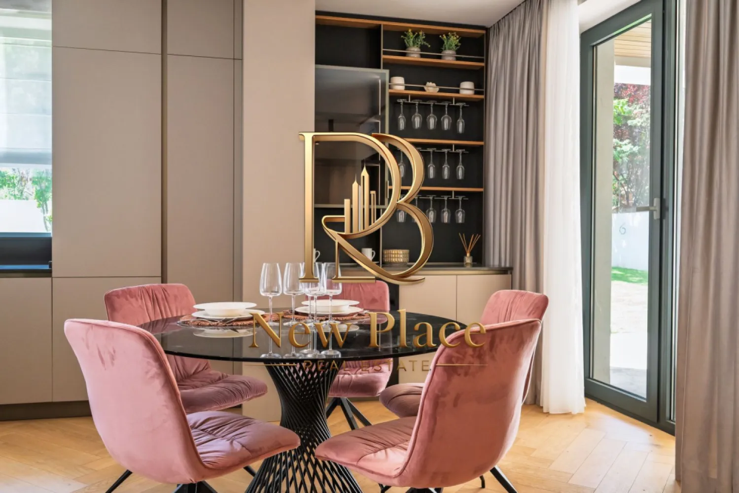 [VIDEO] IANCU NICOLAE | ROVERE | CURTE 190 mp [+21% TVA] ULTRA LUX - ✅Pentru o perspectiva mai buna asupra imobilului, va invitam sa vizionati Video-ul de prezentare✅

New Place Real Estate Company va propune spre vanzare un apartament spatios si inteligent compartimentat, situat intr un Ansamblu Rezidential din zona de nord a Capitalei, intr-o oaza de liniste, cu aer curat si acces facil catre toate punctele de interes. Situat in zona Erou Iancu Nicolae, Ansamblul este plin de rafinament fiind locul ideal in care vei beneficia de intimitatea necesara de fiecare data cand pasesti acasa si unde vei gasi o comunitate formata din locatari care impartasesc aceleasi valori cu tine.

Ansamblul are o arhitectura moderna, este format din cladiri cu regim de inaltime mica (P+2+3R+4R), fiind este construit pe un lot de 8,000 mp de teren, amprenta constructiei avand doar 3,000 mp, parcarile fiind prevazute doar la subteran, avand curti interioare cu spatii verzi generoase care includ o piscina si loc de joaca pentru copii.

Apartamentul se afla situat la Parter si are o Curte cu suprafata de 190.00 mp, avand o suprafata utila totala de 110.16 mp, suprafata desfasurata fiind impartita astfel: living, dining si bucatarie open space cu suprafata de 37.50 mp, dormitor matrimonial cu zona de dressing cu suprafata de 19.10 mp si baie proprie cu suprafata de 4.50 mp, inca un dormitor matrimonial cu zona de dressing cu suprafata de 15.40 mp si baie proprie cu suprafata de 3.80 mp, dormitor secundar cu suprafata de 15.90 mp, grup sanitar cu suprafata de 3.50 mp si hol cu suprafata de 10.10 mp.

Sepaprat se poate achizitiona si unul sau doua locuri de parcare situate la subteranul imobilului la pretul de 25,000 Eur+TVA.

Finisajele de top si facilitatile exclusive completeaza calitatea constructiei, oferind un confort sporit rezidentilor ansamblului:
- Piscina exterioara
- Loc de joaca pentru copii
- Spatii pietonale largi si pline de verdeata
- Centrala de imobil
- Video interfon
- Locatie ideala
- Branduri de top atat pentru finisaje cat si pentru materialele de constructie

Pentru mai multe detalii sau pentru a programa o vizionare, nu ezitati sa ne contactati.

Aceasta oferta apartine New Place Real Estate Company.