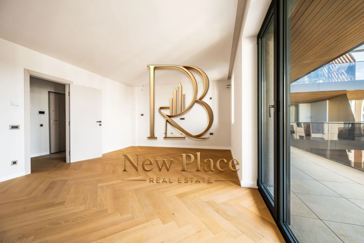 [VIDEO] IANCU NICOLAE | 2 BAI | TERASA 21 MP [+21% TVA] PISCINA EXT - ✅Pentru o perspectiva mai buna asupra imobilului, va invitam sa vizionati Video-ul de prezentare✅

New Place Real Estate Company va propune spre vanzare un apartament spatios si inteligent compartimentat, situat intr un Ansamblu Rezidential din zona de nord a Capitalei, intr-o oaza de liniste, cu aer curat si acces facil catre toate punctele de interes. Situat in zona Erou Iancu Nicolae, Ansamblul este plin de rafinament fiind locul ideal in care vei beneficia de intimitatea necesara de fiecare data cand pasesti acasa si unde vei gasi o comunitate formata din locatari care impartasesc aceleasi valori cu tine.

Ansamblul are o arhitectura moderna, este format din cladiri cu regim de inaltime mica (P+2+3R+4R), fiind este construit pe un lot de 8,000 mp de teren, amprenta constructiei avand doar 3,000 mp, parcarile fiind prevazute doar la subteran, avand curti interioare cu spatii verzi generoase care includ o piscina si loc de joaca pentru copii.

Apartamentul se afla situat la Etajul 3 si are o suprafata utila totala de 79.10 mp, suprafata desfasurata fiind impartita astfel: living cu dining si bucatarie open space cu suprafata de 26.90 mp, dormitor cu zona de dressing cu suprafata de 18.10 mp, baie cu suprafata de 4.50 mp, grup sanitar cu suprafata de 3.70 mp, hol cu suprafata de 5.10 mp si o terasa cu suprafata de 20.80 mp.

Sepaprat se poate achizitiona si un loc de parcare situat la subteranul imobilului la pretul de 25,000 Eur+TVA.

Finisajele de top si facilitatile exclusive completeaza calitatea constructiei, oferind un confort sporit rezidentilor ansamblului:
- Piscina exterioara
- Loc de joaca pentru copii
- Spatii pietonale largi si pline de verdeata
- Centrala de imobil
- Video interfon
- Locatie ideala
- Branduri de top atat pentru finisaje cat si pentru materialele de constructie

Pentru mai multe detalii sau pentru a programa o vizionare, nu ezitati sa ne contactati.

Aceasta oferta apartine New Place Real Estate Company.