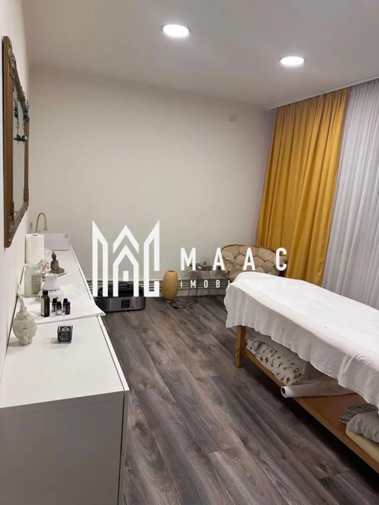 Apartament 3 camere decomandat | Hipodrom 3, Sibiu | 91 mp, la cheie - Apartament 3 camere Sibiu, în zona Hipodrom 3, cu 91 mp utili și predare la cheie, potrivit pentru cei care caută o locuință spațioasă, gata pentru mutare.

Detalii proprietate:
• Suprafață utilă: 91 mp
• Suprafață construită: 118 mp
• Compartimentare: decomandat, 3 camere
• Stare interioară: bună
• Construcție finalizată
• Structură: cărămidă
• Imobil cu 11 niveluri
• 1 loc de parcare
• Proprietatea este finisată și se predă la cheie, fiind pregătită pentru mutare

Proprietatea este amplasată în zona Hipodrom 3 din Sibiu. Localizarea completează un apartament cu suprafață utilă generoasă și compartimentare decomandată.

Cod anunț CP3217112. Contactați-ne pentru o vizionare și pentru detalii despre această proprietate disponibilă la vânzare.

Conținut optimizat cu AI, aprobat de agent uman.