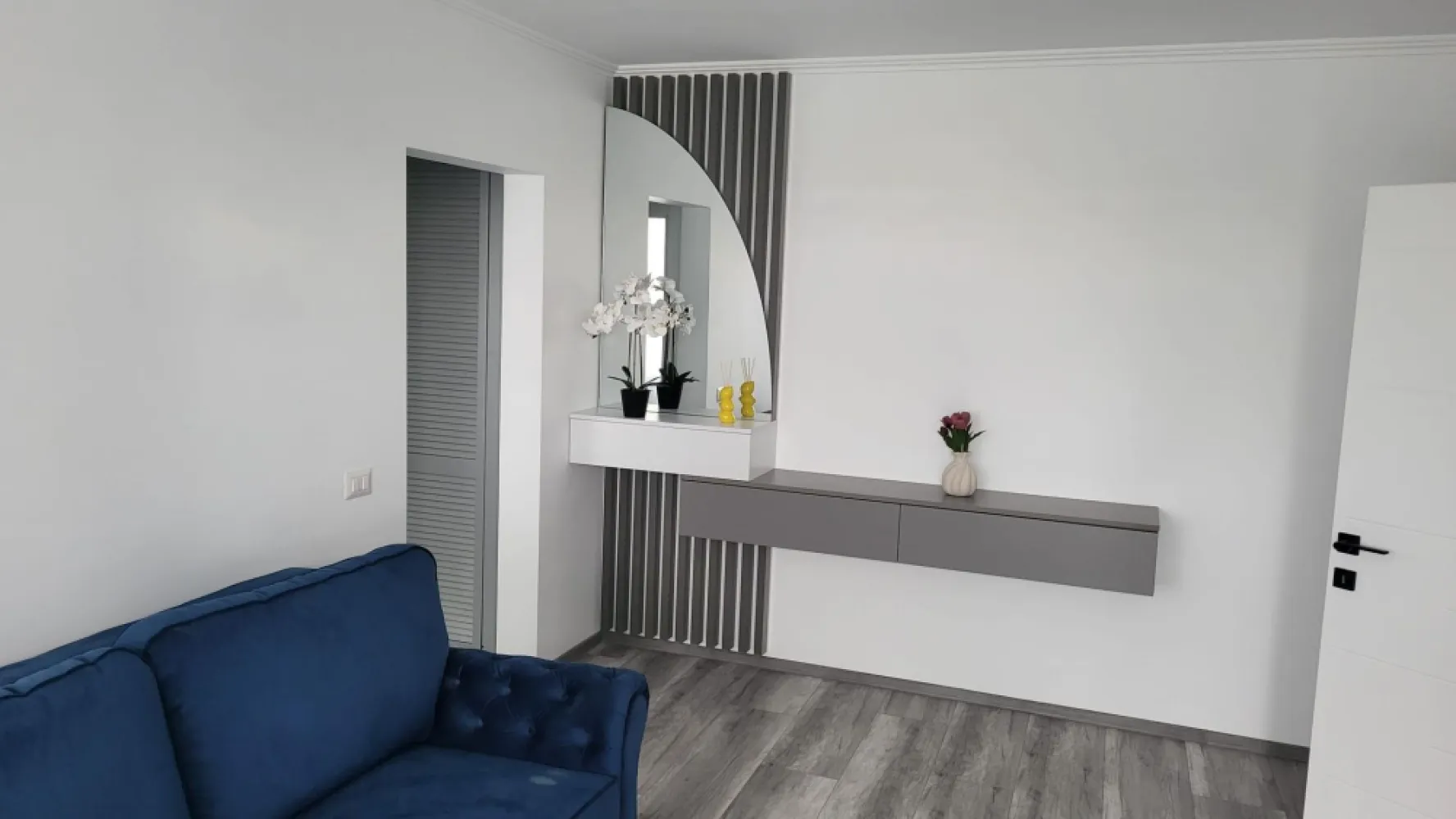 De inchiriat apartament cu 2 camere la Papadie, etaj 3, renovat, 550 E