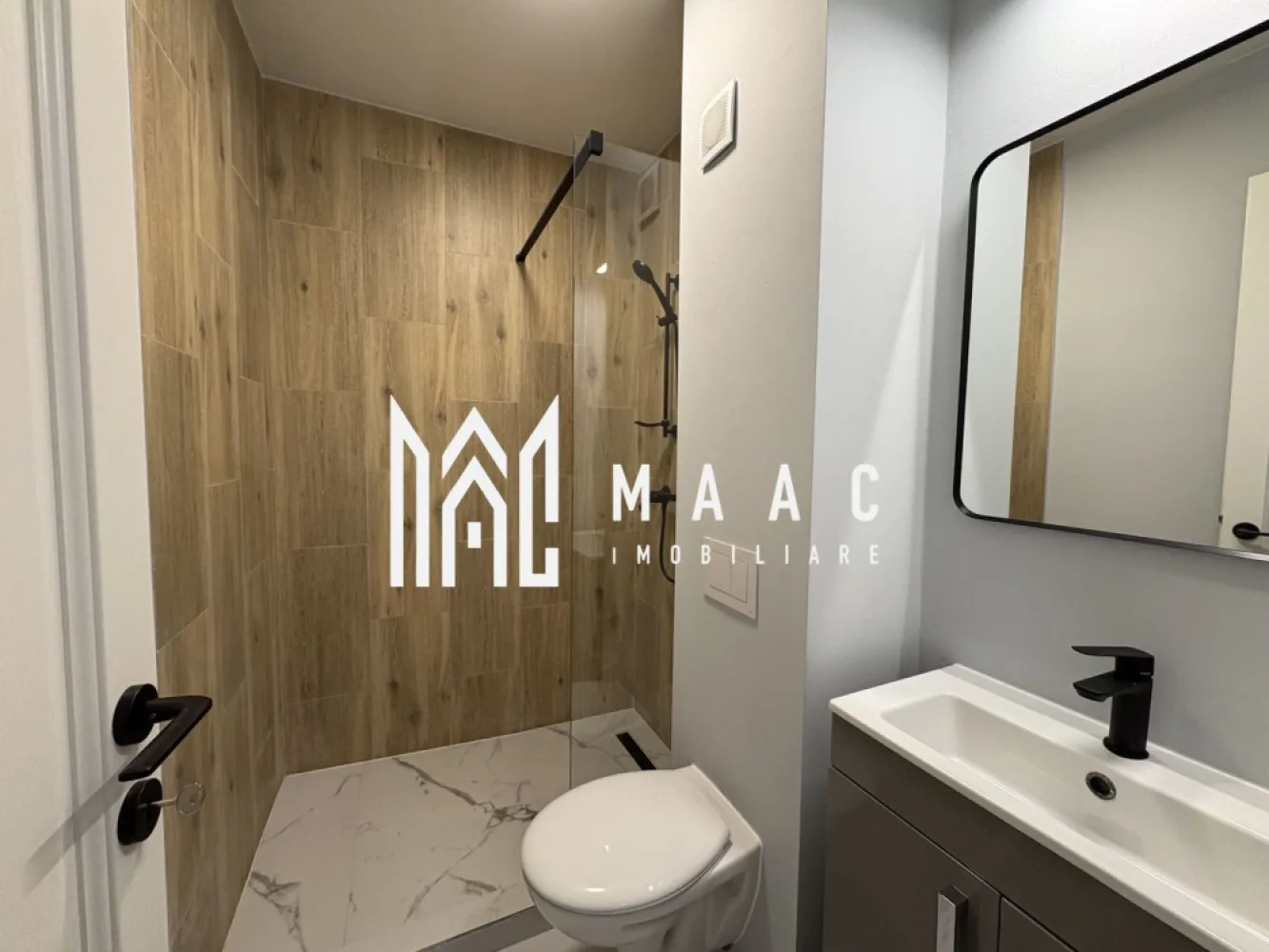 Apartament 2 camere I etajul 3 I LIft I Zona Lazaret - MAAC Imobiliare va propune spre închiriere un apartament modern cu 2 camere, situat la etajul 3 al unui imobil din Sibiu, zona Lazaret.

Blocul are lift.
Apartamentul este compus din dormitor cu baie proprie si living cu bucatarie open space

Se inchiriaza pe minim 12 luni.
Nu sunt acceptate animale de companie.
Se percepe garantie in cuantumul unei chirii lunare.

Pentru mai multe detalii sau vizionare precizați telefonic ca ați văzut anunțul cu ID CP2928710