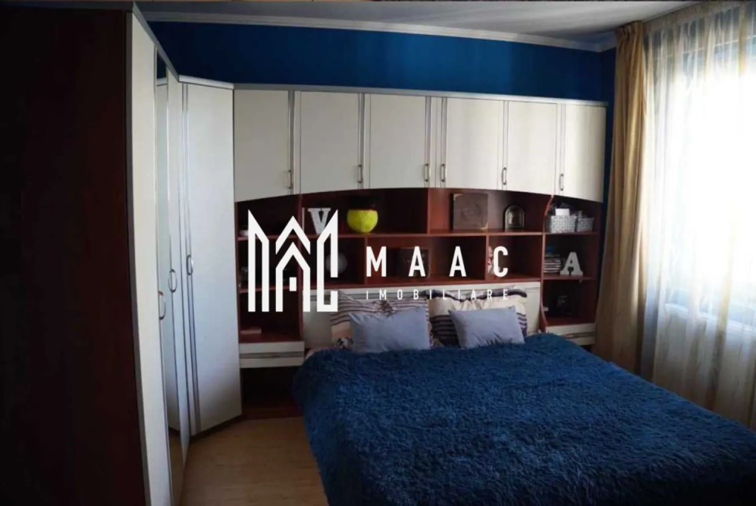 Apartament 2 camere | 56 MPU | Balcon | Turnișor - MAAC Imobiliare vă propune spre închiriere un apartament cu 2 camere, situat într-un bloc izolat din zona Turnișor, Alma.

Apartamentul decomandat este compus din hol de acces, bucătărie închisă, sufragerie cu acces pe balcon, dormitor matrimonial și baie cu geam de aerisire.

În împrejurimi exista mai multe locuri de parcare disponibile.

Se percepe o garanție în cuantumul unei chirii lunare.
Nu se acceptă animale de companie. 
Se predă mobilat/utilat.

Disponibilitate: imediată.

Pentru mai multe detalii, specificați telefonic ca ati văzut anunțul cu ID: CP3008644.