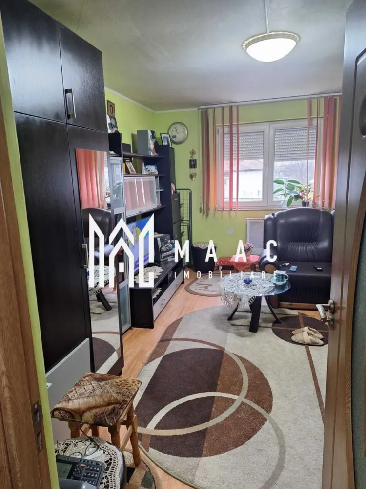 Garsonieră I Ideal investiție | Lazaret - Maac Imobiliare prezintă o garsonieră cochetă, situată într-o zonă liniștită, ideală atât pentru locuit, cât și pentru investiție.

Proprietatea dispune de o compartimentare practică și oferă confortul necesar unei persoane sau unui cuplu, fiind totodată o alegere excelentă pentru închiriere imediată.

Compartimentare:

Cameră luminoasă
Bucătărie separată
Baie proprie (situată în afara camerei)

Detalii principale:

Suprafață utilă: aproximativ 19–21 mp
Etaj: 4
Bloc curat și bine întreținut

Dotări și avantaje:

Se vinde mobilată și utilată (conform fotografiilor)
Aragaz, frigider, mașină de spălat
Geamuri termopan
Ușă metalică la intrare
Încălzire cu convector pe gaz
Luminozitate ridicată

Localizare:
Imobilul este situat în cartierul Ipaș, o zonă liniștită, cu acces facil către magazine, mijloace de transport și alte puncte de interes.

Proprietatea reprezintă o oportunitate foarte bună pentru investiție, având potențial de închiriere imediată, dar și pentru locuință proprie.

Pentru mai multe detalii, precizați telefonic că ați văzut anunțul cu ID: CP3007238.