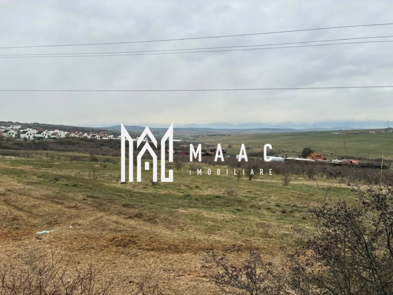 TEREN EXTRAVILAN I 6300 MP I LA SOSEA - MAAC Imobiliare ofera spre vanzare teren extravilan 6300 mp, la sosea, in Dealul Daii
Se vinde parcela intreaga. 

Pentru mai multe detalii sau vizionare anntati telefonic CP3006732