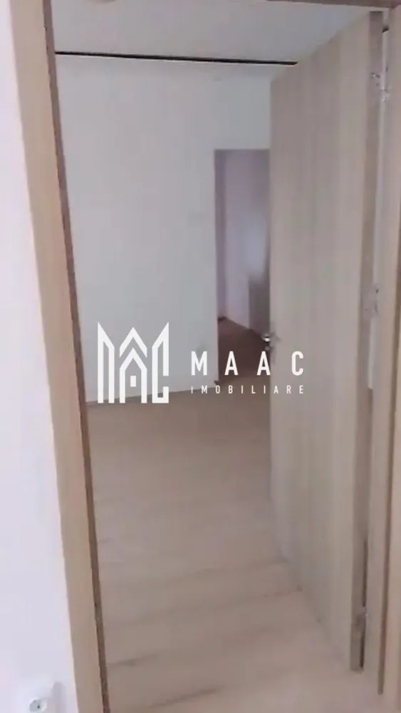 Apartament 3 Camere I Etaj 1 I Renovat I Zona Rahovei - MAAC Imobiliare va propune spre vânzare un apartament cu 3 camere, situat în cartierul Rahovei, o zonă apreciată pentru accesibilitate și facilități.

Detalii principale:
compartimentare: semidecomandată
etaj: 1 din 4
balcon
nemobilat și neutilat
disponibil imediat

Compartimentare:
living
2 dormitoare
bucătărie
baie cu geam de aerisire
hol

Avantaje:
poziționare foarte bună, aproape de magazine, școli și transport public
etaj intermediar – ideal pentru confort
posibilitate de amenajare după propriul gust
potrivit atât pentru locuință, cât și pentru investiție

Luminos și bine compartimentat
 Mutare imediată
 Oportunitate bună într-o zonă căutată

Pentru mai multe detalii sau pentru a programa o vizionare, vă rugăm să ne contactați specificând ID: CP3006585