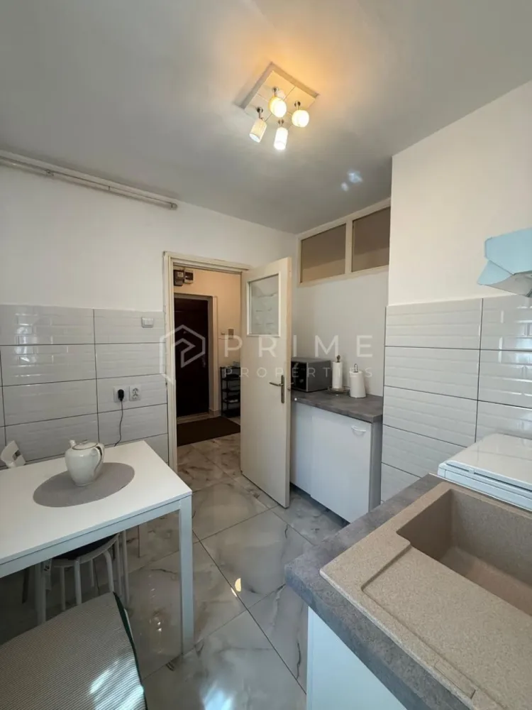 Apartament cu 3 camere decomandate- Ideal pentru studenti - Zona Tudor