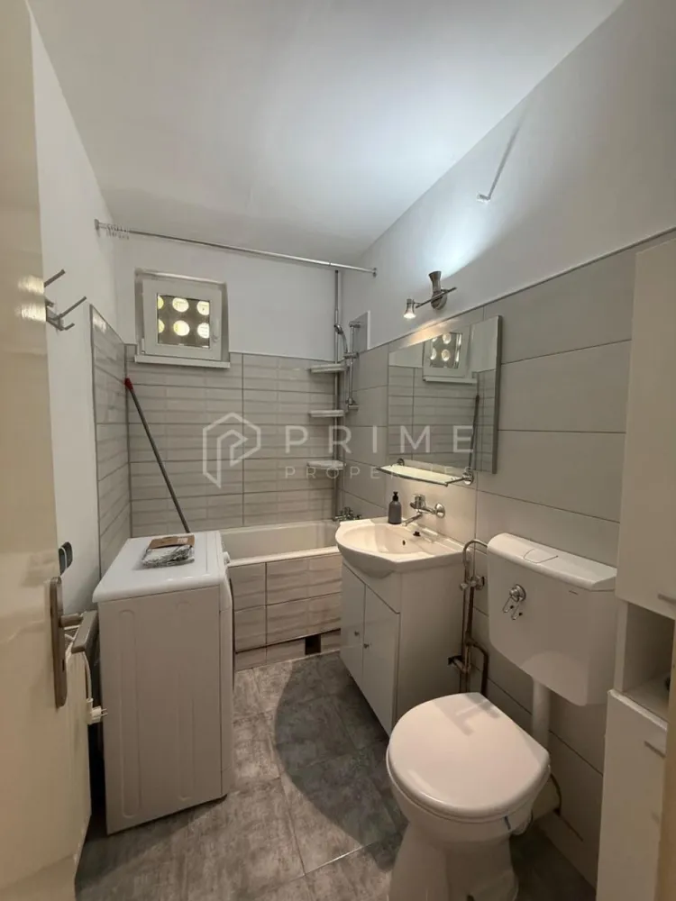 Apartament cu 3 camere decomandate- Ideal pentru studenti - Zona Tudor