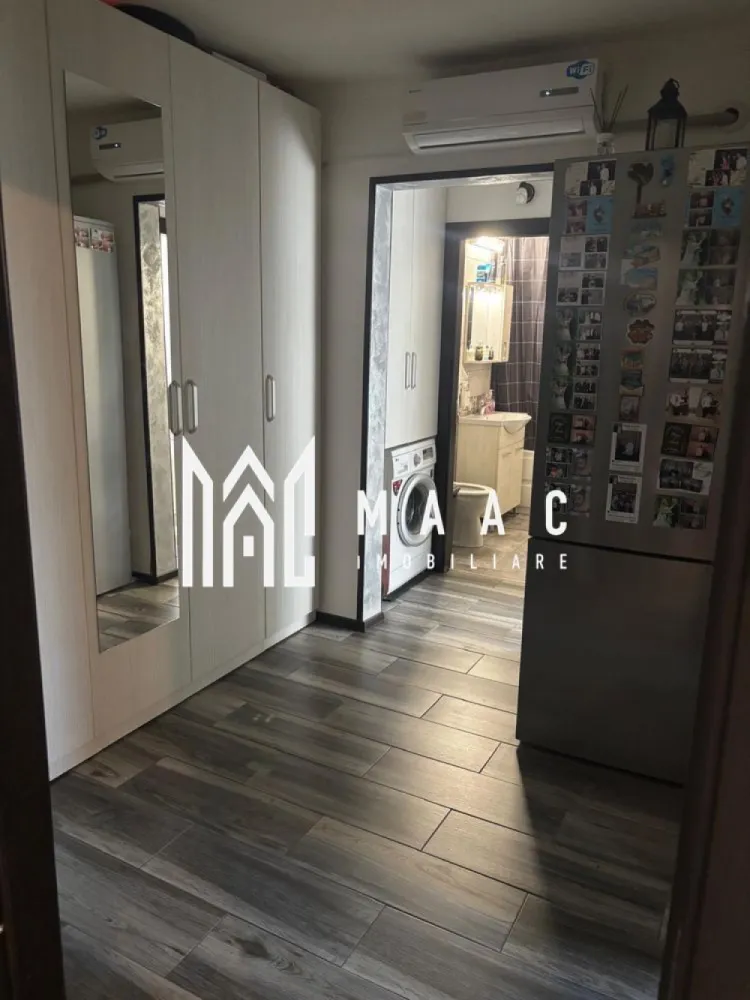 MAAC Imobiliare propune spre vânzare un apartament cu 2 camere, mobilat și utila - MAAC Imobiliare propune spre vânzare un apartament cu 2 camere, mobilat și utilat modern, situat în zona Pieței Ostroveni, la etajul 3.
Apartamentul este decomandat și oferă un spațiu confortabil, ideal pentru locuit sau investiție.
Locuința beneficiază de finisaje de calitate:
gresie și faianță
parchet
ferestre termopan
Baia dispune de aerisire naturală prin geam, un avantaj important pentru confort.
În plus, apartamentul este dotat cu gigacalorimetru și termostat ambiental, asigurând un control eficient al consumului de energie.
Proprietatea se vinde complet mobilată și utilată, fiind pregătită pentru mutare imediată.
Pentru mai multe informații sau pentru programarea unei vizionări, echipa MAAC Imobiliare vă stă la dispoziție!