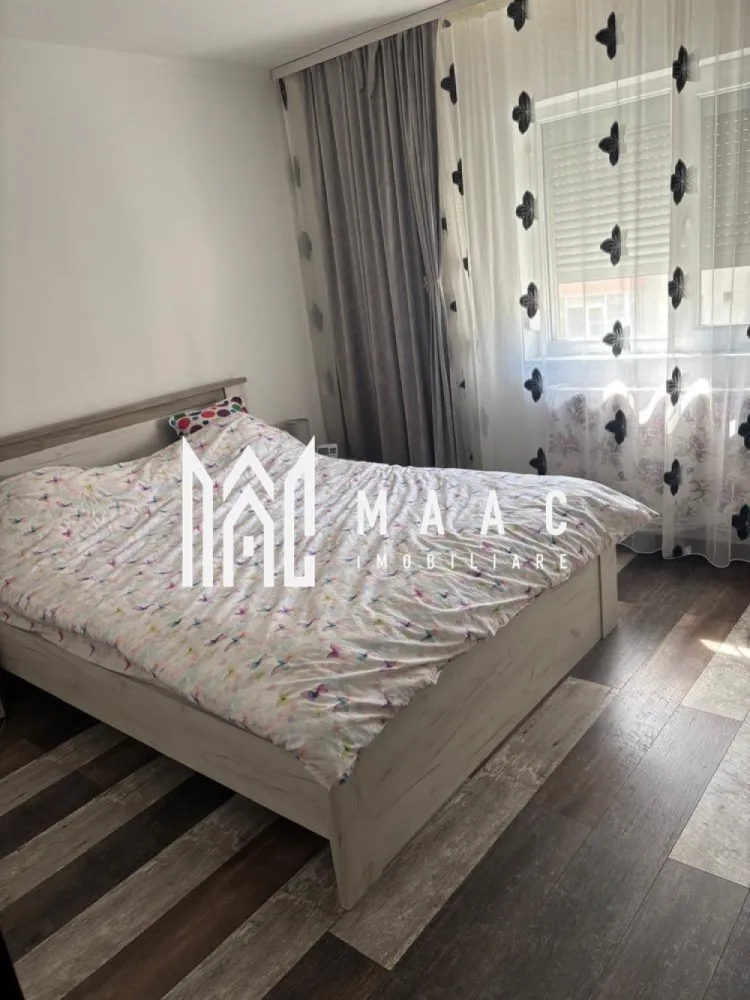 MAAC Imobiliare propune spre vânzare un apartament cu 2 camere, mobilat și utila - MAAC Imobiliare propune spre vânzare un apartament cu 2 camere, mobilat și utilat modern, situat în zona Pieței Ostroveni, la etajul 3.
Apartamentul este decomandat și oferă un spațiu confortabil, ideal pentru locuit sau investiție.
Locuința beneficiază de finisaje de calitate:
gresie și faianță
parchet
ferestre termopan
Baia dispune de aerisire naturală prin geam, un avantaj important pentru confort.
În plus, apartamentul este dotat cu gigacalorimetru și termostat ambiental, asigurând un control eficient al consumului de energie.
Proprietatea se vinde complet mobilată și utilată, fiind pregătită pentru mutare imediată.
Pentru mai multe informații sau pentru programarea unei vizionări, echipa MAAC Imobiliare vă stă la dispoziție!