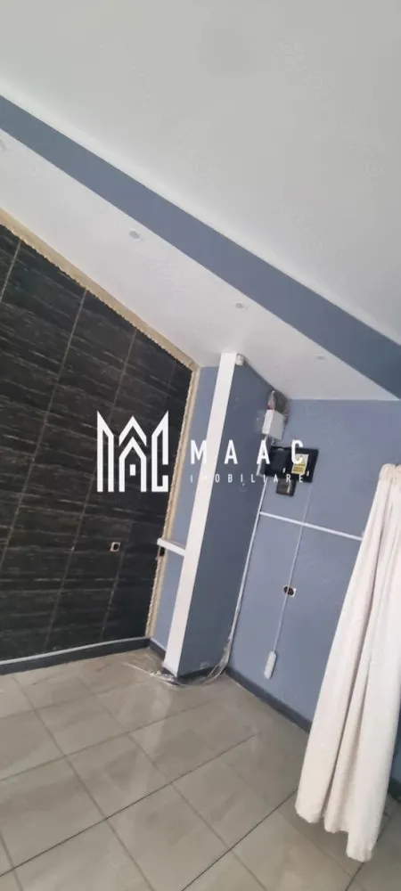 MAAC Imobiliare propune spre închiriere un spațiu comercial cu suprafața de 50 m - MAAC Imobiliare propune spre închiriere un spațiu comercial cu suprafața de 50 mp, ideal pentru desfășurarea diverselor activități comerciale sau de servicii.
Spațiul este eficient compartimentat și este compus din:
zonă de vânzare / spațiu comercial
birou
grup sanitar
Proprietatea oferă un mediu funcțional și ușor adaptabil, fiind potrivită pentru multiple tipuri de afaceri.

Pentru mai multe informații sau pentru programarea unei vizionări, echipa MAAC Imobiliare vă stă cu plăcere la dispoziție!