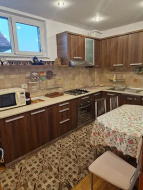 Ag BRASADAS închiriază ap 2 cam 86mp Etaj 2/3 zona ROMANA.