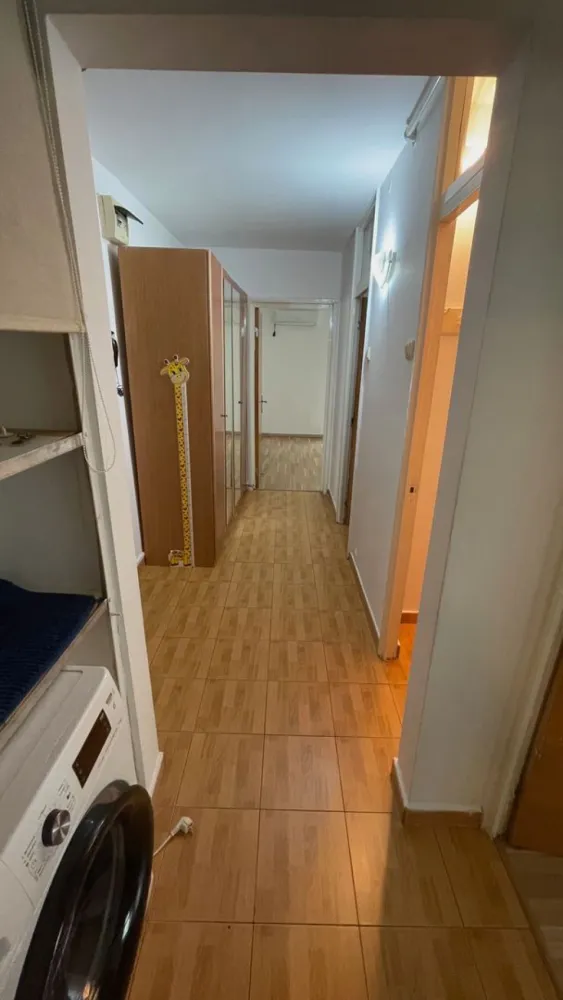 Inchiriez apartament 2 camere, Apusului, Militari - particular, 2 camere, 2 balcoane, centrala termica, decomandat ,reabilitat termic, loc parcare , mobilat si utilat complet, gresie, faianta , termopan, aragaz, masina de spalat, frigider, aer conditionat, spatios; strada apusului, sector 6 ,shop&go;, lidl, profi, ratb 178,336, liniste ,scara civilizata, 10 minute metrou ,verdeata
Vecinatati: Lujerului, Plaza Drumul Taberei, Piata Gorjului, Politehnica, Pacii.
