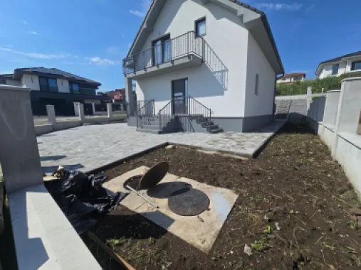 Casa 4 camere la cheie,2bai,120 mp,501 mp teren,zona Corunca