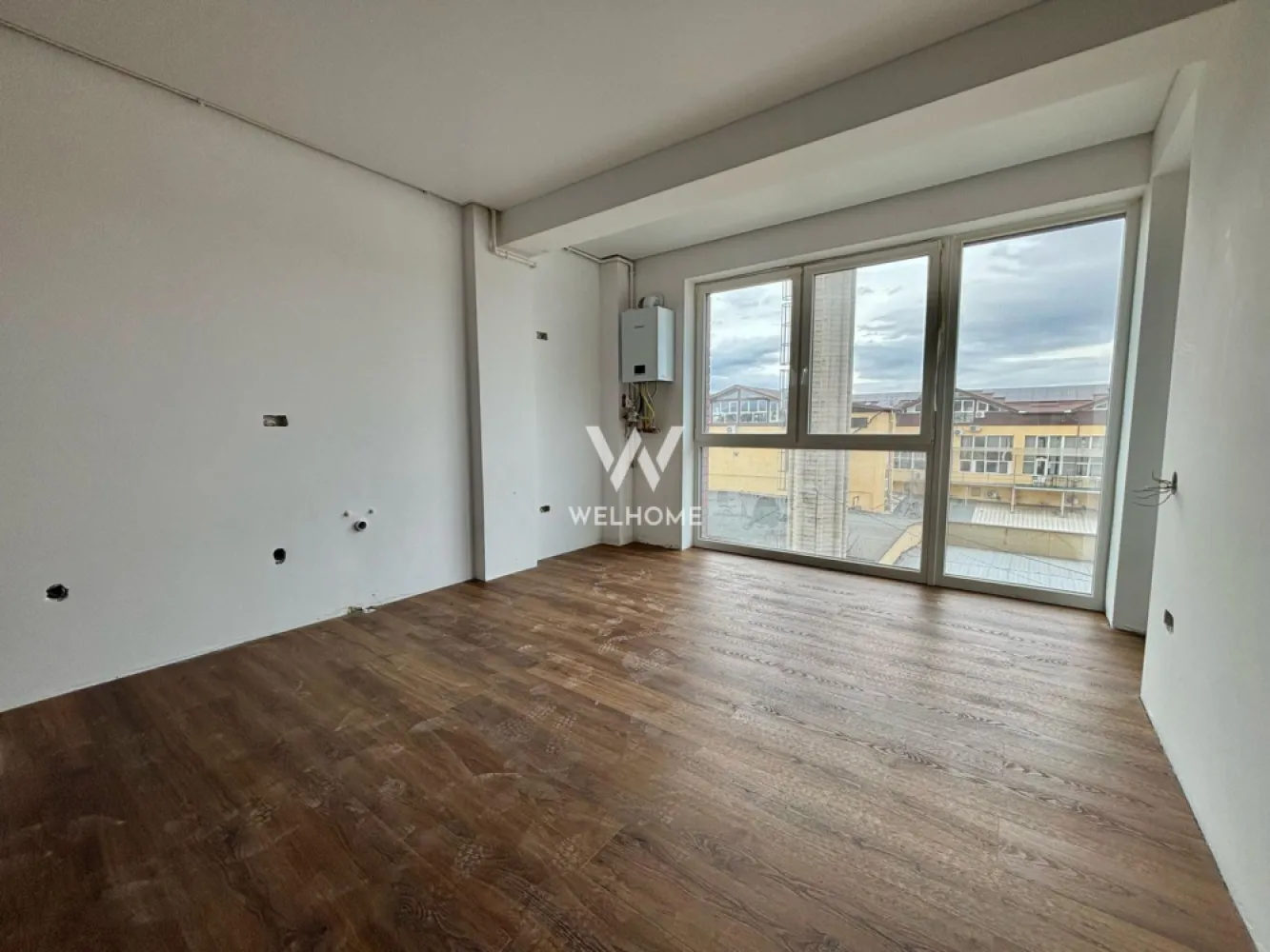 Apartament PREMIUM 3 camere cu GARAJ - zona Centrala - Apartament SMART cu 2 dormitoare și 2 băi, dotat cu materiale de ultimă generație. 
Această locuință elegantă se bucură de:

-Suprafață utilă: 66 mp + balcon de 9 mp
- Compartimentat astfel: living open space cu bucatarie, 2 dormitoare, 2 bai, balcon.
- Garaj și boxă de depozitare incluse în preț.
-Lift de ultimă generație și dotări UltraSmart.

Avantajele de a fi proprietar în acest ansamblu:
- Locuința poate fi reconfigurată interior, adaptându-se nevoilor tale
- Situat în inima orașului, acest imobil beneficiază de o locație excelentă, aproape de transportul public, atractiile locale, centrul orasului etc
- Centrală în condensare și încălzire în pardoseală cu sistem inteligent de control
- Termostate wireless, detector de gaz și jaluzele acționate electric
- Parcare subterană cu boxe depozitare, acces direct din subsol
- Spații verzi, zone de agrement, parcări pentru vizitatori
- Acces facil pentru persoanele cu dizabilități și ascensor pentru 8 persoane
- Videointerfon și supraveghere video pentru siguranța ta
- Locuinta se preda finisata LA CHEIE.

Preț: 205.000 Euro Tva Inclus - GARAJ si BOXA de depozitare incluse
Contact:Cosmin-0743292794