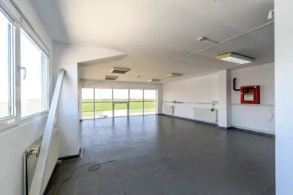 Hală industrială de vânzare 3495 mp în Arad
