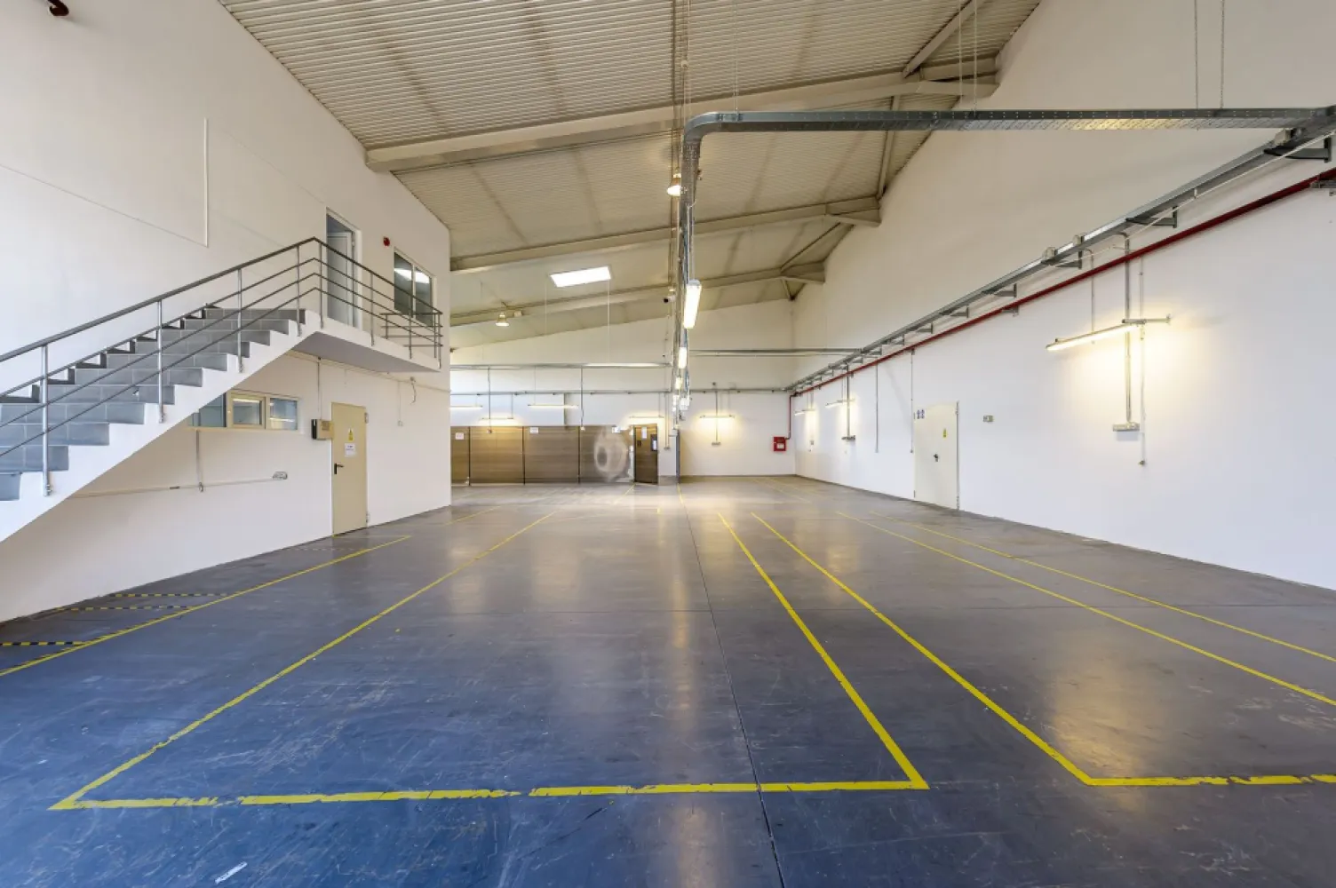 Hală industrială de vânzare 3495 mp în Arad