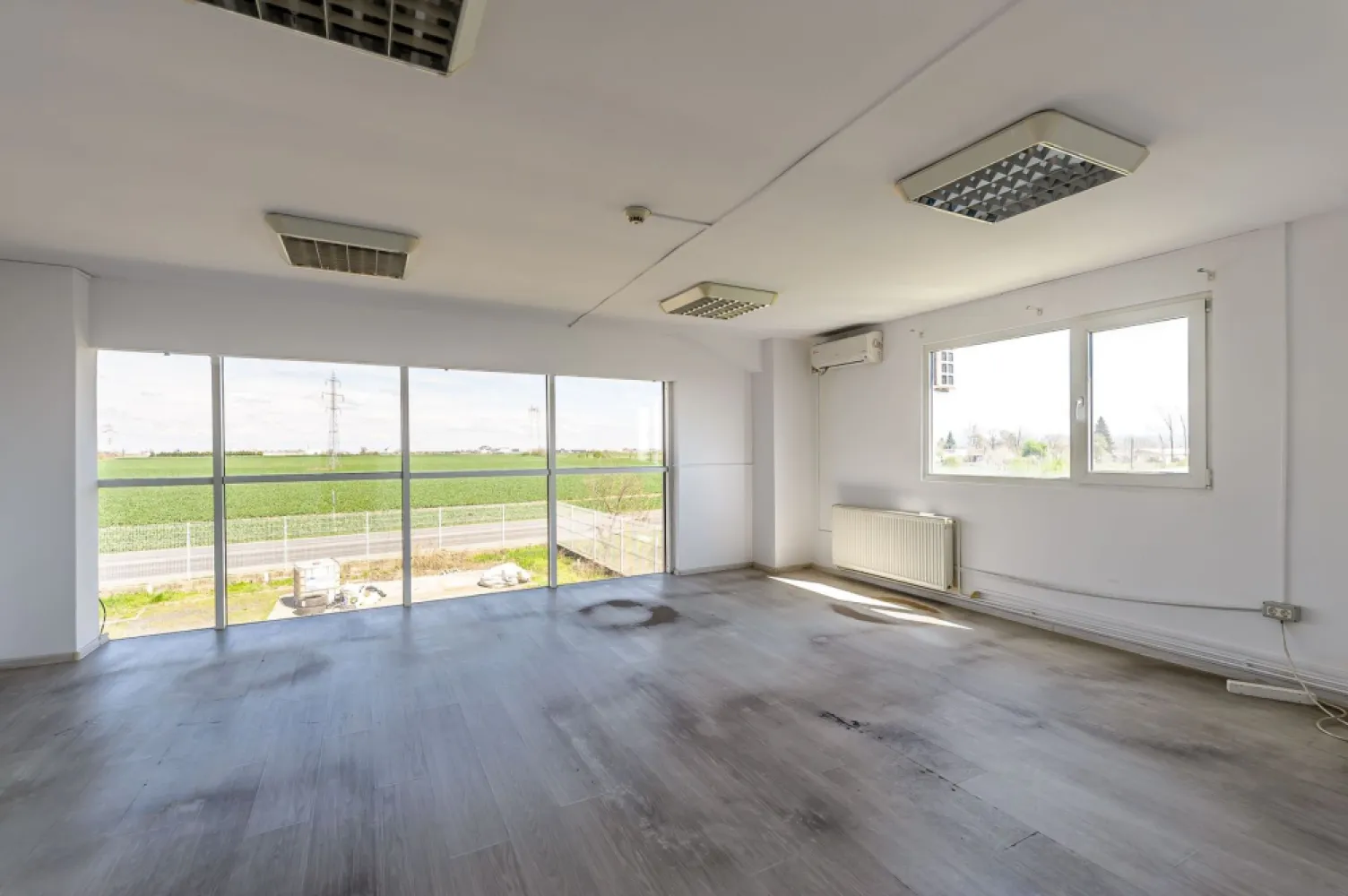 Hală industrială de vânzare 3495 mp în Arad