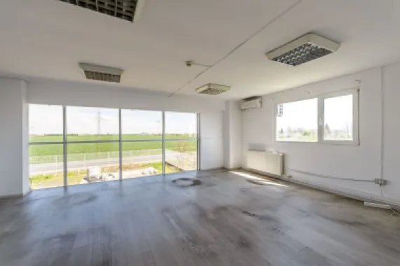 Hală industrială de vânzare 3495 mp în Arad