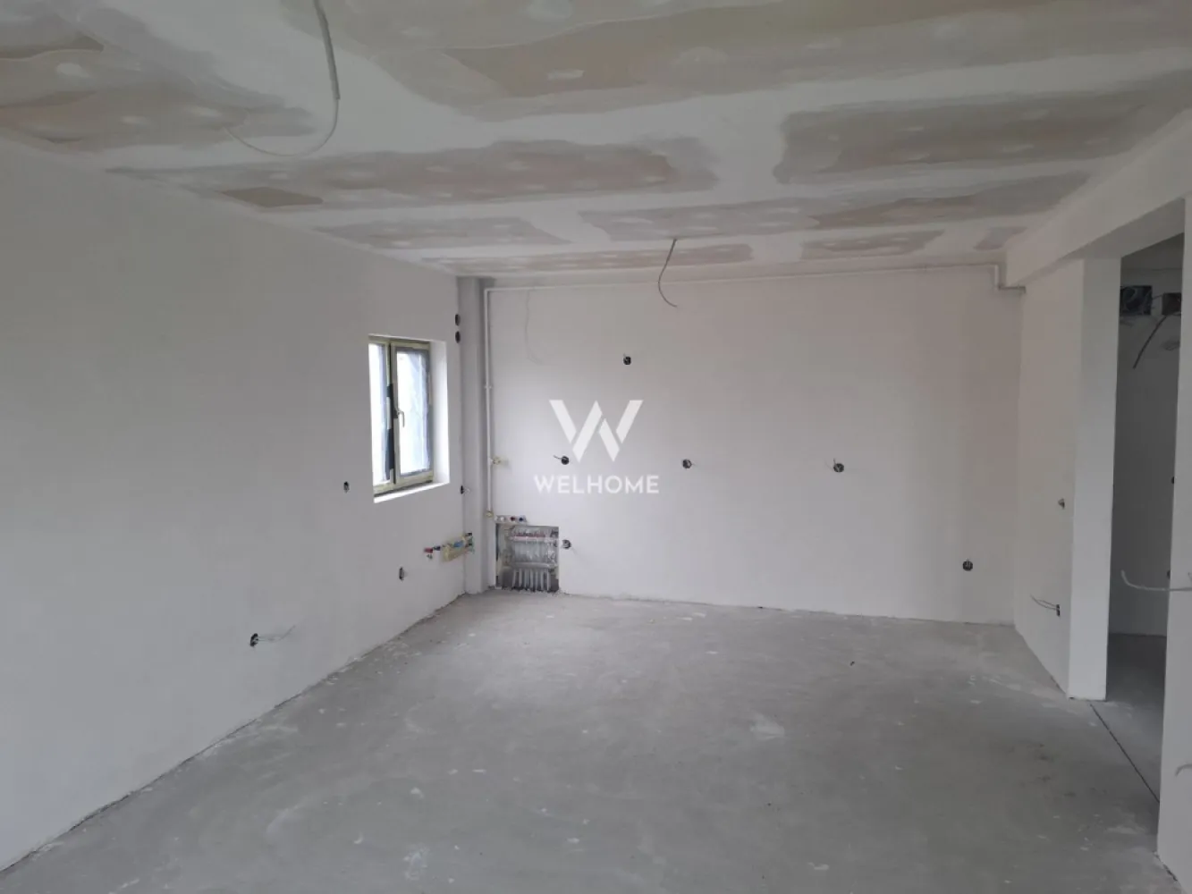 Apartament doua camere NOU si SPATIOS -Selimbar, Sibiu - Va propunem spre vanzare un apartament spatios situat intr-o zona linistita din Selimbar.
Apartamentul este compus dintr-un hol generos, dormitor, lving+bucatarie de 31 mp, baie mare, balcon.

Pozitionarea sudica si etajul 2 face din acest apartament unul luminos si calduros
Stadiul de predare la interior este La Alb, geamuri termopan, centrala termica, incalzire in pardoseala
Loc de parcare propriu

Apartamentul este intabulat si se poate achizitiona imediat.
La cerere si contracost poate fii finisat La Cheie.

Pret La Alb: 100000 euro.