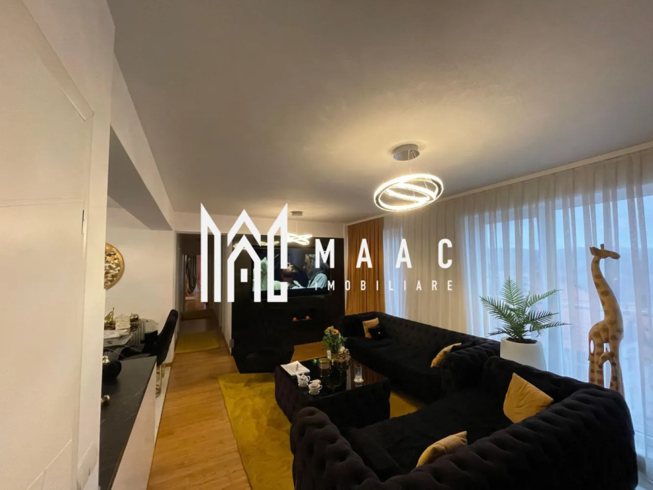 Penthouse 4 Camere | Zona Kogalniceanu | Sebes - MAAC Imobiliare va prezinta un apartament tip penthouse deosebit, situat într-o zonă liniștită și selectă din Sebeș, pe strada Mihail Kogălniceanu nr. 58B. 
Proprietatea face parte dintr-o construcție nouă, realizată cu materiale de top și finisaje de înaltă calitate.

Caracteristici principale:
Suprafață utilă: 102 mp
Terasă generoasă: 70 mp
Avans minim:50%

Compartimentare:
3 dormitoare, fiecare cu dressing propriu
Dormitor matrimonial cu baie proprie
O a doua baie complet utilată
Hol de acces către toate camerele
Bucătărie cu living open-space
Bucătărie exterioară de vară, ideală pentru relaxare și seri petrecute alături de familie și prieteni

Detalii suplimentare:
Apartamentul este complet mobilat și utilat, oferind un nivel superior de confort și funcționalitate. Spațiile luminoase, finisajele moderne și terasa spectaculoasă creează o atmosferă rafinată și primitoare.

Această proprietate reprezintă alegerea perfectă pentru cei care caută un cămin elegant, modern și exclusivist, sau pentru o investiție sigură pe termen lung.

Pentru mai multe detalii specificati telefonic ID:CP2810882