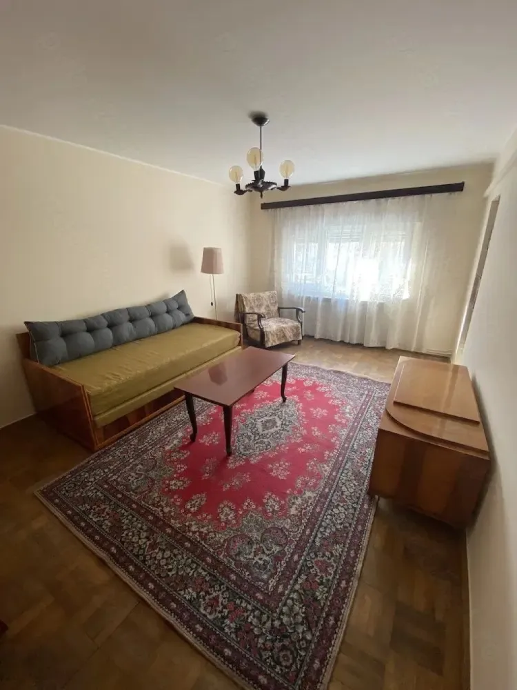 De inchiriat apartament cu 2 cam, zona I. C. Frimu, 353 euro - Se ofera spre inchiriere un apartament cu 2 camere situat in cartierul I.C.Frimu la etajul 1 din 4 intr-un imobil bine intretinut.
Locuinta este recent renovata si se prezinta intr-o stare foarte buna, fiind complet mobilata si utilata, gata pentru mutare imediata.
Nu se accepta animale de companie.
La incheierea contractului de inchiriere chiriasul va achita o chirie, o garantie egala cu valoarea unei chirii si comisionul agentiei imobiliare.
Pentru mai multe detalii sunați la numărul de telefon 0746.252.252 Liliana Ene.