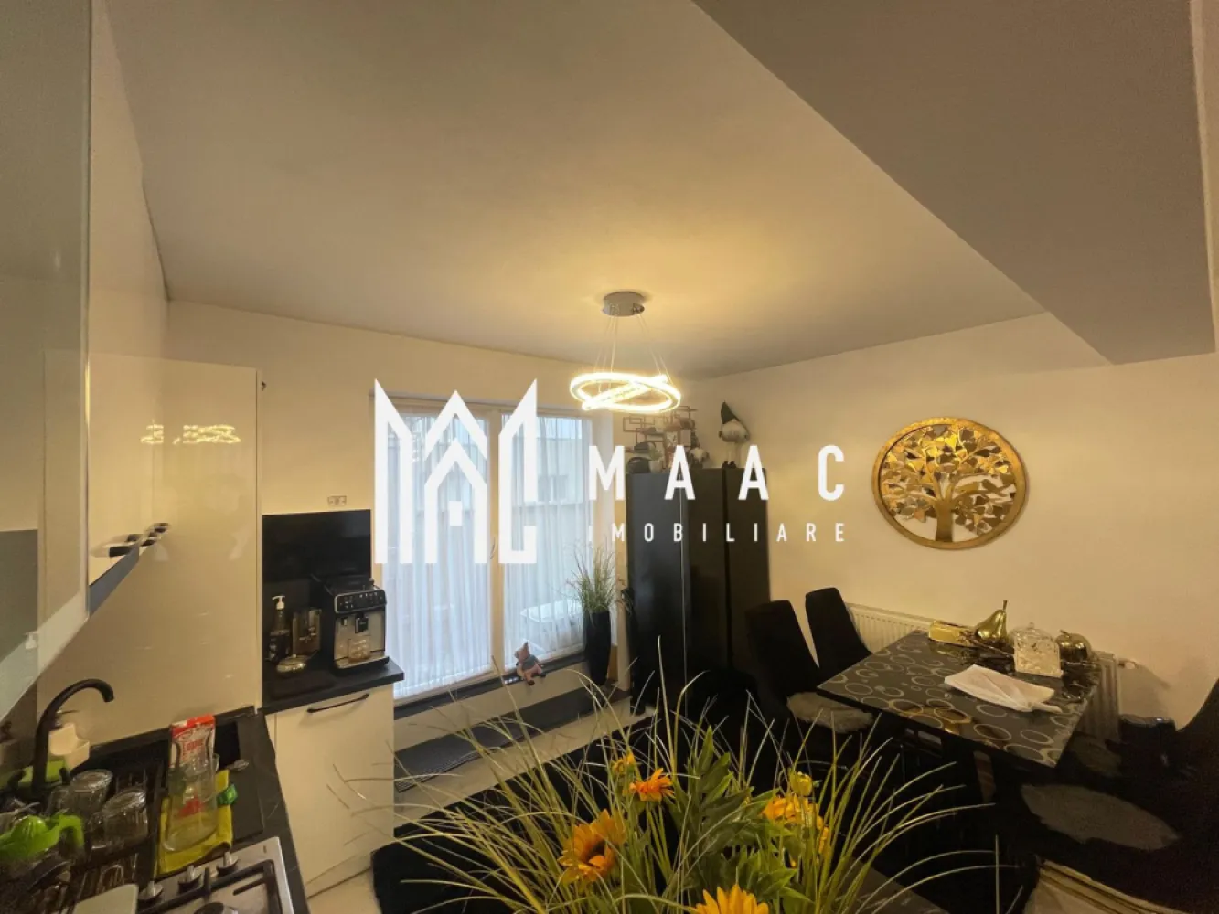 Penthouse 4 Camere | Zona Kogalniceanu | Sebes - MAAC Imobiliare va prezinta un apartament tip penthouse deosebit, situat într-o zonă liniștită și selectă din Sebeș, pe strada Mihail Kogălniceanu nr. 58B. 
Proprietatea face parte dintr-o construcție nouă, realizată cu materiale de top și finisaje de înaltă calitate.

Caracteristici principale:
Suprafață utilă: 102 mp
Terasă generoasă: 70 mp
Avans minim:50%

Compartimentare:
3 dormitoare, fiecare cu dressing propriu
Dormitor matrimonial cu baie proprie
O a doua baie complet utilată
Hol de acces către toate camerele
Bucătărie cu living open-space
Bucătărie exterioară de vară, ideală pentru relaxare și seri petrecute alături de familie și prieteni

Detalii suplimentare:
Apartamentul este complet mobilat și utilat, oferind un nivel superior de confort și funcționalitate. Spațiile luminoase, finisajele moderne și terasa spectaculoasă creează o atmosferă rafinată și primitoare.

Această proprietate reprezintă alegerea perfectă pentru cei care caută un cămin elegant, modern și exclusivist, sau pentru o investiție sigură pe termen lung.

Pentru mai multe detalii specificati telefonic ID:CP2810882
