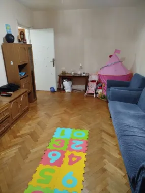 Apartament de vânzare – 3 camere, Piața Centrală, etaj 3