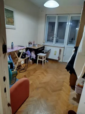 Apartament de vânzare – 3 camere, Piața Centrală, etaj 3