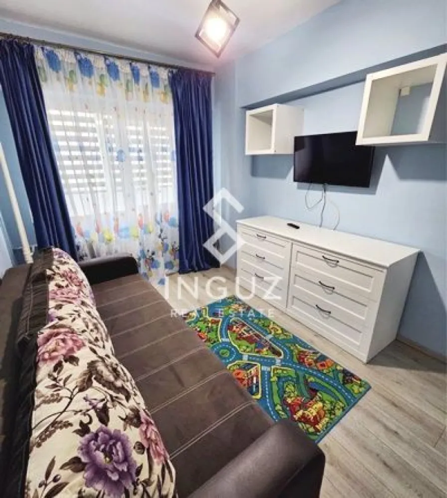 Apartament 3 camere de închiriat | Obor – Bucur Obor - Apartament 3 camere de închiriat | Obor – Bucur Obor

Preț: 650 €
Comision agenție: 50%

Locație:

Deasupra magazinului Bucur Obor (Bloc ALMO 1), Șoseaua Colentina
La aproximativ 2 minute de stația de metrou Bucur Obor

Detalii proprietate:
Tip: apartament 3 camere
Compartimentare: decomandat
Suprafață utilă: 70 m²
Balcon: 11 m² (închis)
Suprafață totală: ~81 m²
Etaj: 2 / 10
An construcție: 1977 – 1990
Prima închiriere
Dotări:
Mobilat modern
Complet utilat
Aer condiționat
Mașină de spălat
Plită + hotă
Cuptor electric + cuptor cu microunde
2 televizoare Smart
Descriere:

Apartament spațios de 3 camere, situat într-o zonă foarte bine conectată, deasupra magazinului Bucur Obor.

Locuința este la prima închiriere, complet mobilată și utilată, pregătită pentru mutare imediată.

Balconul generos oferă spațiu suplimentar, iar poziționarea asigură acces rapid către metrou, transport public, centre comerciale și Piața Obor.

Condiții:
Nu se acceptă animale de companie
Inguz Real Estate

📱 +40 774 017 567 (WhatsApp)
📱 +40 724 922 092
✉️ info.inguzrealestate.com