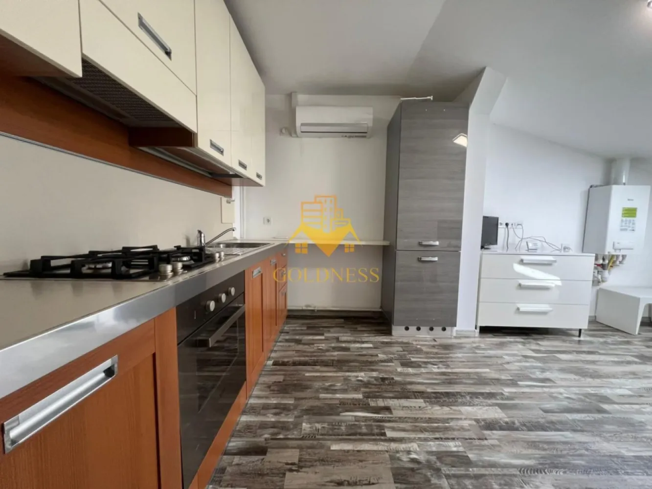 3 camere open space, modern, Gheorgheni, Zona FSEGA, Iulius Mall, AC - GOLDNESS Imobiliare vă propune spre închiriere un apartament cu 3 camere open-space complet mobilat și utilat, la etajul 4 într-un imobil de 4 etaje, în Cartierul Gheorgheni, la 5 minute de FSEGA, strada Venus.
Posibilitate de parcare in zona la liber!
GARANȚIE: se percep 2 garanții, cu posibilitatea plății eșalonat în 2/3 luni.
Se află în apropierea stațiilor de transport în comun, magazine, restaurante, spații verzi, farmacii, etc. 

Apartamentul este compartimentat astfel:
 - 2 dormitoare cu paturi matrimoniale, dressing, noptiere, birouri
 - living cu bucatarie open space complet utilată, canapea extensibila, loc de servit masa 
 - baie cu cabina de dus, calorifer port prosop și dulap pentru depozitare.

Imobilul este dotat cu toate cele necesare- centrală proprie, mașină de spălat haine, aer conditionat, frigider, plită electrică, hotă, etc. 
Dacă sunteți interesați de acest apartament și doriți să îl vizionați, dar și pentru alte oferte nu ezitați să ne contactați telefonic sau prin e-mail. Vă stăm la dispoziție!

Pentru intermediere se percepe un comision de 50% din prețul chiriei!