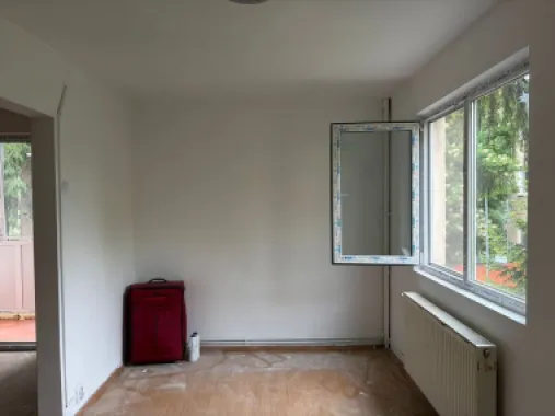 Dâmbu – Apartament 3 camere, etaj 2/4, balcon