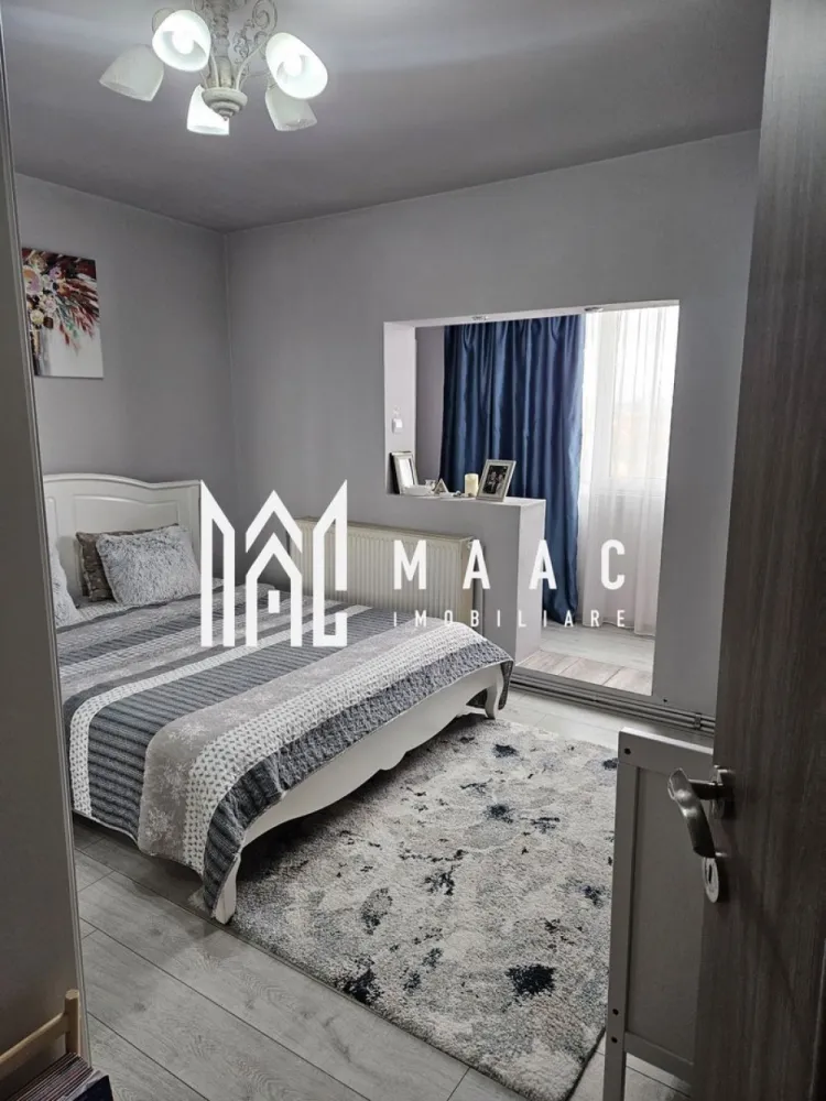 Apartament 2 Camere | 56 MPU | 2 Balcoane | Pivniță | Terezian - MAAC Imobiliare vă propune spre vânzare un apartament spațios cu 2 camere, situat la etajul 6, în zona Terezian

Caracteristici principale
 Suprafață utilă: 56 mp
 etajul 6
 compartimentare practică și luminoasă
 2 balcoane (unul deschis, unul închis)
 pivniță/boxă generoasă inclusă

Compartimentare
 living spațios cu acces la balcon deschis
 dormitor cu balcon închis
 bucătărie separată + cămară
 baie
 hol

Dotări și stare
 apartament renovat în 2017
 se vinde complet mobilat și utilat
 pregătit pentru mutare imediată
Avantaje
 suprafață generoasă pentru un apartament de 2 camere
 spații de depozitare suplimentare (cămară + pivniță)
 două balcoane pentru confort sporit
 ideal pentru locuit sau investiție

Pentru mai multe detalii sau pentru programarea unei vizionări, vă rugăm să ne contactați și să menționați ID-ul proprietății: CP3008159.