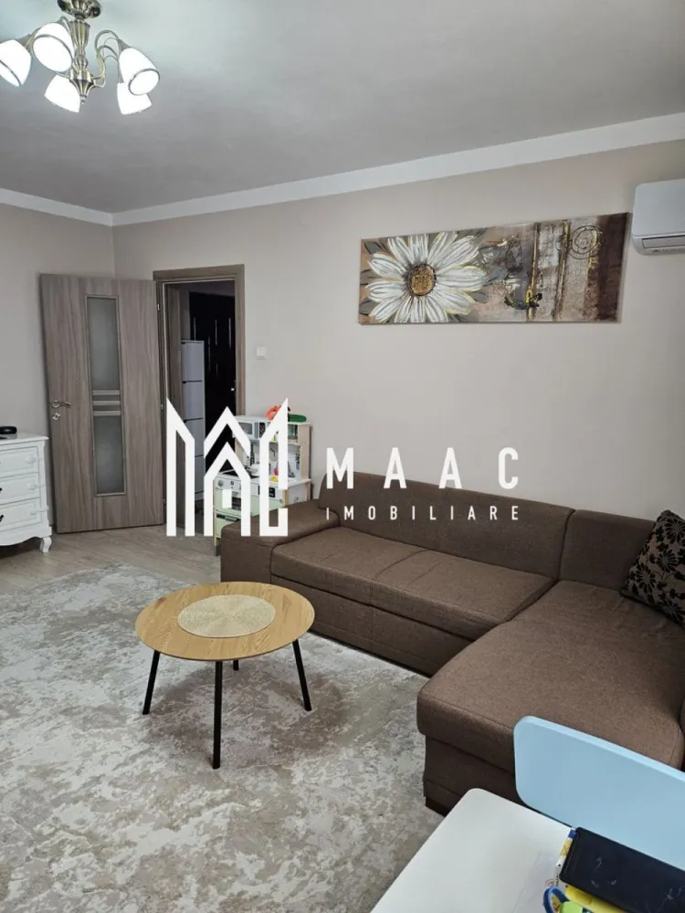 Apartament 2 Camere | 56 MPU | 2 Balcoane | Pivniță | Terezian - MAAC Imobiliare vă propune spre vânzare un apartament spațios cu 2 camere, situat la etajul 6, în zona Terezian

Caracteristici principale
 Suprafață utilă: 56 mp
 etajul 6
 compartimentare practică și luminoasă
 2 balcoane (unul deschis, unul închis)
 pivniță/boxă generoasă inclusă

Compartimentare
 living spațios cu acces la balcon deschis
 dormitor cu balcon închis
 bucătărie separată + cămară
 baie
 hol

Dotări și stare
 apartament renovat în 2017
 se vinde complet mobilat și utilat
 pregătit pentru mutare imediată
Avantaje
 suprafață generoasă pentru un apartament de 2 camere
 spații de depozitare suplimentare (cămară + pivniță)
 două balcoane pentru confort sporit
 ideal pentru locuit sau investiție

Pentru mai multe detalii sau pentru programarea unei vizionări, vă rugăm să ne contactați și să menționați ID-ul proprietății: CP3008159.