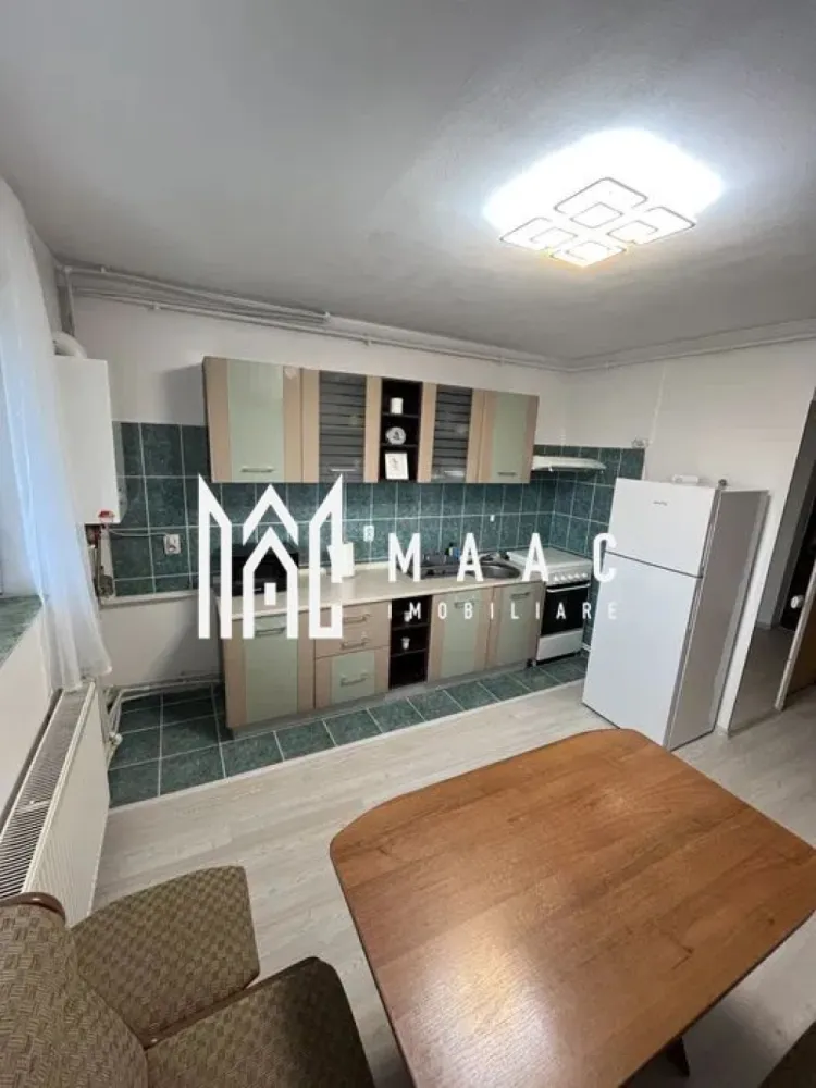 Apartament 2 camere | 40MPU | Pet Friendly | Central | - MAAC Imobiliare vă propune spre închiriere un apartament modern și primitor, situat la etajul 5/5 (mansardă), într-un imobil construit după anul 2010, ideal pentru cei care își doresc confort, intimitate și mutare imediată.

Locuința are o suprafață utilă de 40 mp și se remarcă printr-un ambient plăcut, finisaje moderne și o amenajare practică, fiind recent renovată complet.

Apartamentul se predă complet mobilat și utilat, cu tot ceea ce este necesar pentru un trai confortabil, fiind pregătit pentru mutare imediată.

Avantaje și beneficii:
40 mp utili
etaj 5/5 – mansardă
recent renovat complet
finisaje moderne
complet mobilat și utilat
spațiu primitor, luminos și bine organizat
se acceptă animale de companie

Pentru mai multe detalii sau programarea unei vizionări, nu ezitați să ne contactați specificand ID: CP3016254