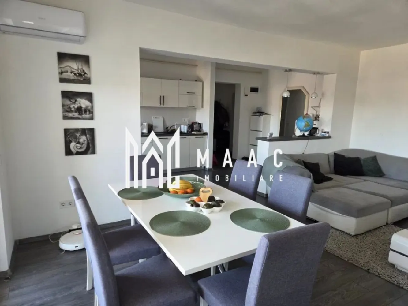 Apartament 2 camere | Terasa | Lift | 59 MPU | Arhitectilor - MAAC Imobiliare vă propune spre vânzare un apartament modern cu 2 camere, situat în Cartierul Arhitecților, la etajul 3 al unui imobil prevăzut cu lift, ideal pentru cei care își doresc confort, intimitate și un spațiu exterior generos.

Locuința beneficiază de o suprafață utilă de 59 mp, la care se adaugă două terase spectaculoase, fiecare de 20 mp, însumând 40 mp, perfecte pentru relaxare, socializare sau amenajarea unui colț exterior exact așa cum îți dorești.

Compartimentare:
Living cu bucătărie open-space – 40 mp
Dormitor – 12,5 mp
Baie – 6 mp
2 terase spațioase – 20 mp + 20 mp

Apartamentul impresionează printr-un design modern, o compartimentare eficientă și un plus de luminozitate, fiind amplasat la etaj retras, ceea ce oferă mai multă intimitate și o atmosferă aerisită.

Se vinde complet mobilat și utilat, exact ca în poze, fiind pregătit pentru mutare imediată.

Dotări și beneficii:
aer condiționat
loc de parcare inclus
bucătărie complet mobilată și utilată
aragaz
hotă
frigider
televizor
mobilier modern și funcțional
pe terasă: balansoar, măsuță de cafea și alte elemente ideale pentru relaxare

Terasele generoase reprezintă unul dintre marile avantaje ale acestei proprietăți, oferind spațiul perfect pentru:

zonă de lounge
cafeaua de dimineață
seri relaxante în aer liber
decorarea unui spațiu exterior elegant și primitor

Puncte forte ale proprietății:
Cartierul Arhitecților – zonă apreciată și în continuă dezvoltare
2 camere moderne
59 mp utili
40 mp de terase
bloc cu lift
complet mobilat și utilat
aer condiționat
loc de parcare
disponibil imediat

Pentru mai multe detalii sau programarea unei vizionări, nu ezitați să ne contactați specificand ID: CP3014501