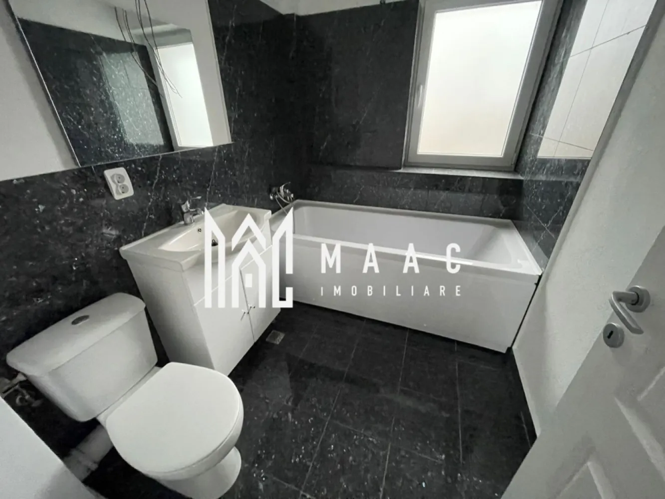 Apartament 3 Camere I Bloc Nou I Sebes I Finisaje Premium - MAAC Imobiliare ofera spre vânzare un apartament modern cu 3 camere (2 dormitoare și living open-space), situat într-un bloc nou cu regim de înălțime P+3E+etaj retras, amplasat în Sebeș, în apropierea Școlii Gimnaziale I–VIII.

Detalii apartament:
Suprafață utilă: 66 mp
Balcon spațios de 6 mp
2 dormitoare luminoase și living open-space
Se predă la cheie, cu finisaje premium și băi complet utilate
Apartament intabulat, disponibil imediat
Avans minim: 50%
2 locuri de parcare incluse
Acces cu barieră în curtea privată a imobilului

Finisaje și dotări:
Marmură pe casa scării – eleganță și durabilitate
Marmură în baie – design rafinat
Parchet laminat de calitate superioară
Tâmplărie PVC cu geam termopan – confort termic și fonic
Construcție nouă, structură solidă și izolație eficientă

Avantaje:
Doar 2 apartamente pe palier – intimitate și liniște
Bloc cu 3 etaje + etaj retras, regim redus de locuințe
Acces rapid la autostradă și la principalele puncte de interes din Sebeș
Curte privată cu acces controlat – siguranță și confort
Proximitate față de școală, magazine și servicii
Zonă liniștită, ideală pentru locuință de familie sau investiție

Preț competitiv și condiții flexibile de plată (avans minim 50%).

Pentru detalii suplimentare, consultanță sau programarea unei vizionări, va rugăm să ne contactati specificand ID: CP2810477.