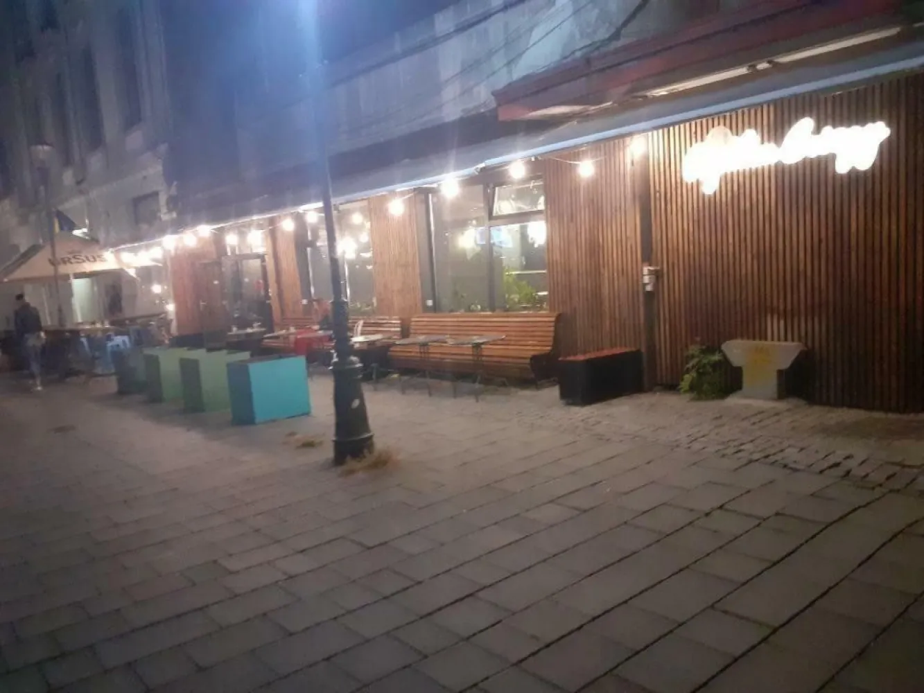 BRASADAS închiriază sp. comercial 135mp in centrul istoric. - Agenția imobiliara BRASADAS închiriază spatiu comercial in centru vechi cu.uprafata utila 135 m2 si 2 intrari separate, cu vitrina stradala de 15m si cu vad comercial bun.
In 2024 a fost autorizat ca si cafenea .
Nu necesita autorizare isu
Pentru mai multe oferte accesați www.brasadas.com