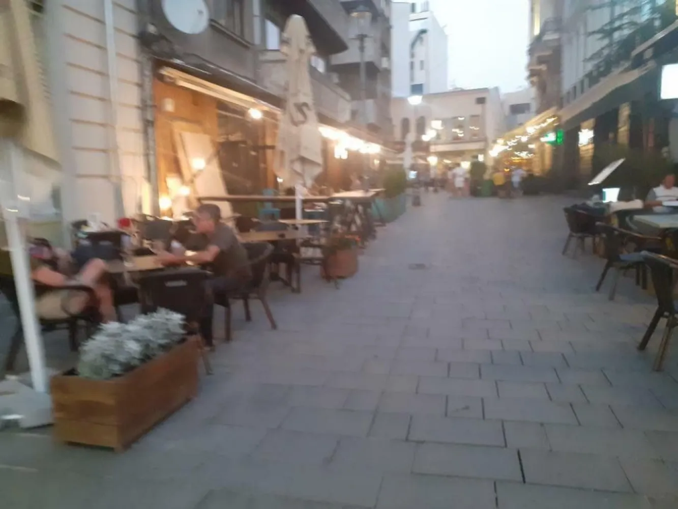 BRASADAS închiriază sp. comercial 135mp in centrul istoric. - Agenția imobiliara BRASADAS închiriază spatiu comercial in centru vechi cu.uprafata utila 135 m2 si 2 intrari separate, cu vitrina stradala de 15m si cu vad comercial bun.
In 2024 a fost autorizat ca si cafenea .
Nu necesita autorizare isu
Pentru mai multe oferte accesați www.brasadas.com