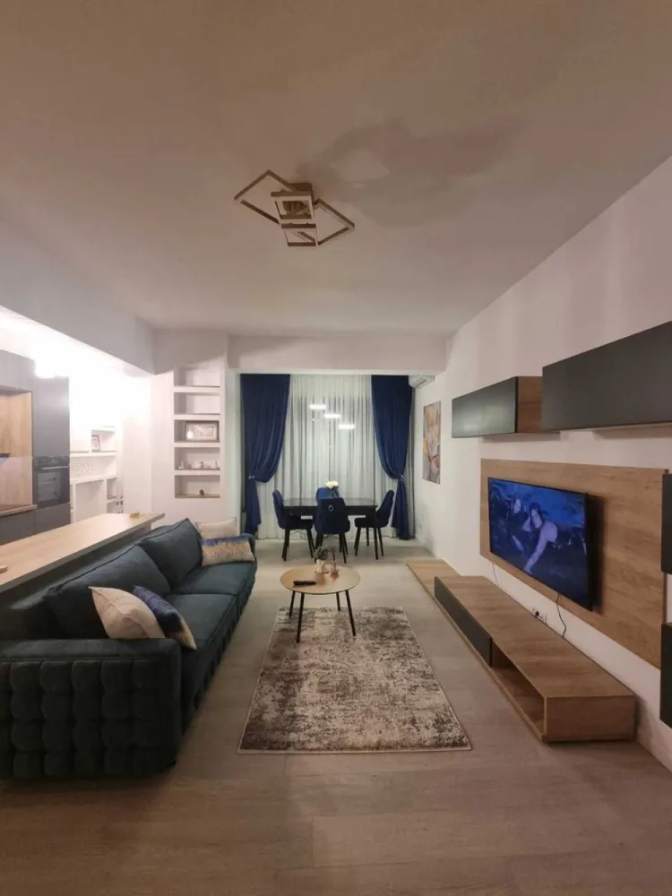 BRASADAS închiriază Ap 2 Cam 63mp Et6/7 PARCARE 2024 Marriot - Agenția imobiliara BRASADAS închiriază apartament cu 2 camere, complet mobilat si utilat in Marriot.

Apartamentul are o suprafata de 63 mp si se afla la ETAJUL 5/7 intr-un bloc finalizat in anul 2024.

Imobilul este mobilat in stil modern si utilat pentru mutarea imediata, dotat atat cu toate electrocasnicele necesare (frigider incorporabil, masina de spalat vase, plita electrica, cuptor incorporabil, cuptor cu microunde, fierbator apa, prajitor paine, aparat de facut cafea, masina de spalat rufe, 2 aere conditionate, 2 televizoare smart TV) cat si cu obiectele necesare in bucatarie ( vesela, pahare, tacamuri, etc).

Apartamentul are un balcon generos, amenajat si inchis cu geamuri termopan.

Loc de parcare subteran inclus in pret. 

Pentru mai multe oferte accesați www.brasadas.com.