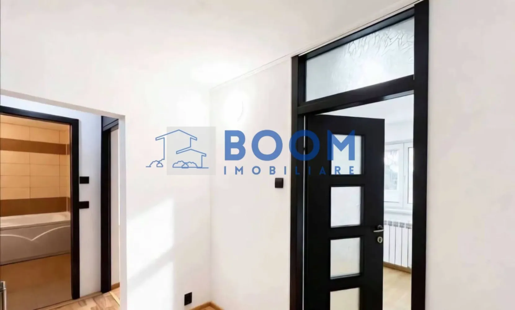 Apartament 2 Camere | Zona Ostroveni | Etaj 2 - BOOM Imobiliare vă propune spre vânzare un apartament cu 2 camere, situat la etajul 2, în zona Ostroveni.

Locuința are o suprafață utilă de 50 mp, este luminoasă, bine compartimentată și se află într-un bloc anvelopat, oferind confort termic și costuri reduse la întreținere.

Poziționat într-o zonă liniștită, cu acces rapid către școli, magazine și mijloace de transport, apartamentul este ideal atât pentru locuit, cât și pentru investiție.

Apartamentul este liber și disponibil imediat.

Pentru mai multe informații și programarea unei vizionări, contactați BOOM Imobiliare. CP3226110