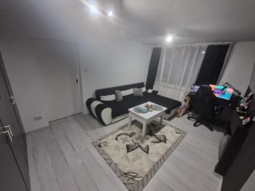 Vând apartament 2 camere Straja