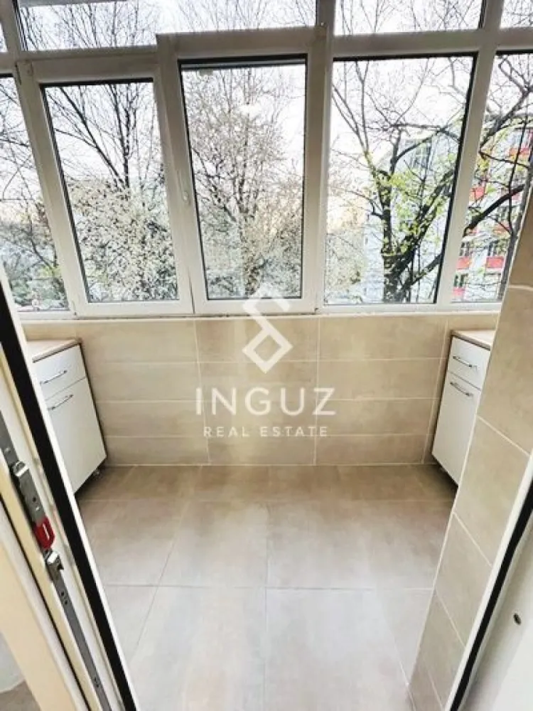 Apartament 2 camere de închiriat | Titan – IOR - Apartament 2 camere de închiriat | Titan – IOR
520 € / lună (negociabil)

Location: Titan – IOR, București
Etaj: 1
Suprafață utilă: 55 m² + balcon mare (pe toată lungimea sufrageriei)
An construcție: 1977 – 1990
Tip: Apartament 2 camere
Stare: Renovare recentă (2024)
Disponibil: imediat

Description (EN)

Proprietar, ofer spre închiriere apartament cu 2 camere situat în zona Titan – IOR, într-o locație foarte bine conectată și liniștită.

Apartamentul a fost renovat complet în 2024 și se află la etajul 1. Are acces din două străzi: Intrarea Horbotei și Aleea Buchetului.

Locație excelentă:

7 minute de mers pe jos până la stația de metrou Titan
5 minute de Parcul IOR
zonă verde, liniștită, cu acces rapid către punctele principale din oraș

Apartamentul este ideal pentru locuire pe termen lung, oferind confort, lumină naturală și acces rapid la transport și facilități.

Commission: 50% aplicabilă