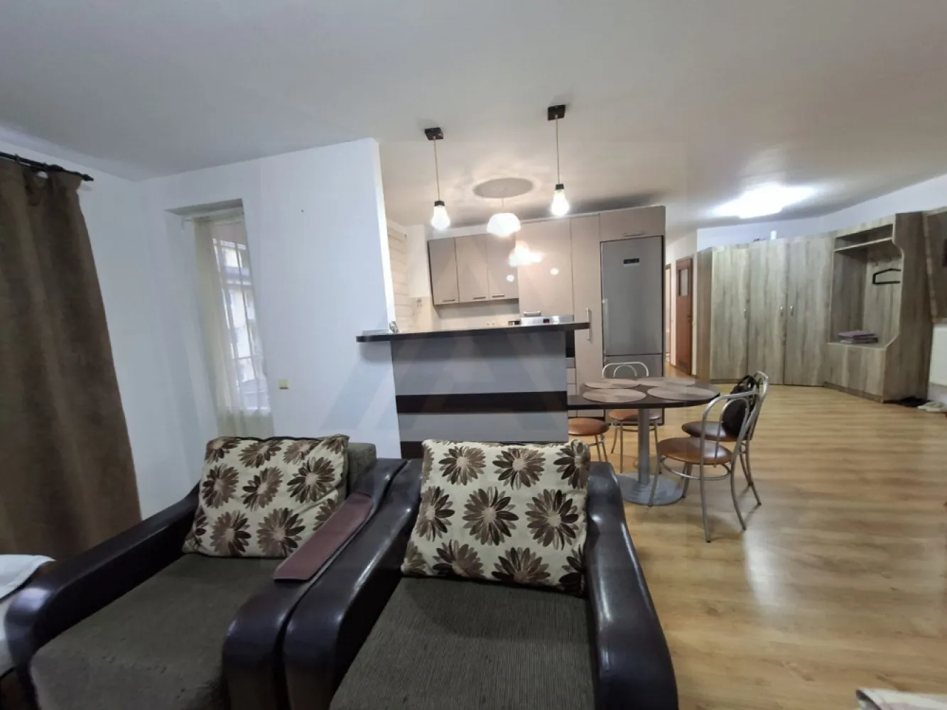 Apartament modern 3 camere 2 bai si parcare subterana in zona Rahovei