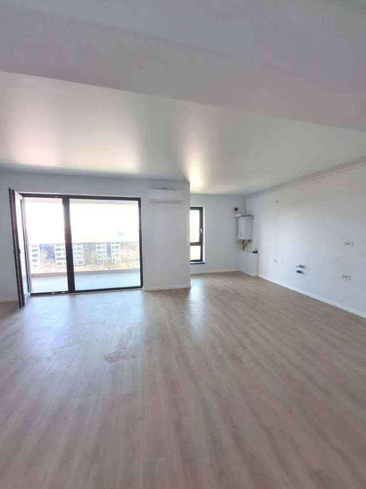 Vanzare - apartament cu 2 camere, complex Flamingo - bloc nou - Vânzare apartament cu 2 camere în complex Flamingo! Preț: 120.000 euro (NEGOCIABIL) Descriere: Descopera o oportunitate excelentă de a achiziționa un apartament modern cu 2 camere, situat în complexul Flamingo, la etajul 6. Apartamentul are o suprafață de 72,8 mp și include un balcon, fiind ideal pentru confortul dumneavoastră. Finisajele sunt moderne, oferindu-i un aspect elegant și primitor. Caracteristici principale: - Suprafață: 72,8 mp - Etaj: 6 - 2 camere - Balcon - Finisaje moderne - Situat în zona foarte bună, aproape de: - Liceul Sf. Maria - Magazin Penny - Secția nr. 2 Poliție - Centru Medical Remenix Această ofertă este prezentată de agenția Mag Invest și reprezintă o opțiune perfectă pentru cei care doresc să locuiască într-o zonă centrală, cu facilități la îndemână. Pentru mai multe informații sau pentru programarea unei vizionări, nu ezitați să ne contactați! Mag Invest – Partenerul dumneavoastră în imobiliare! - contact 0746.252.252